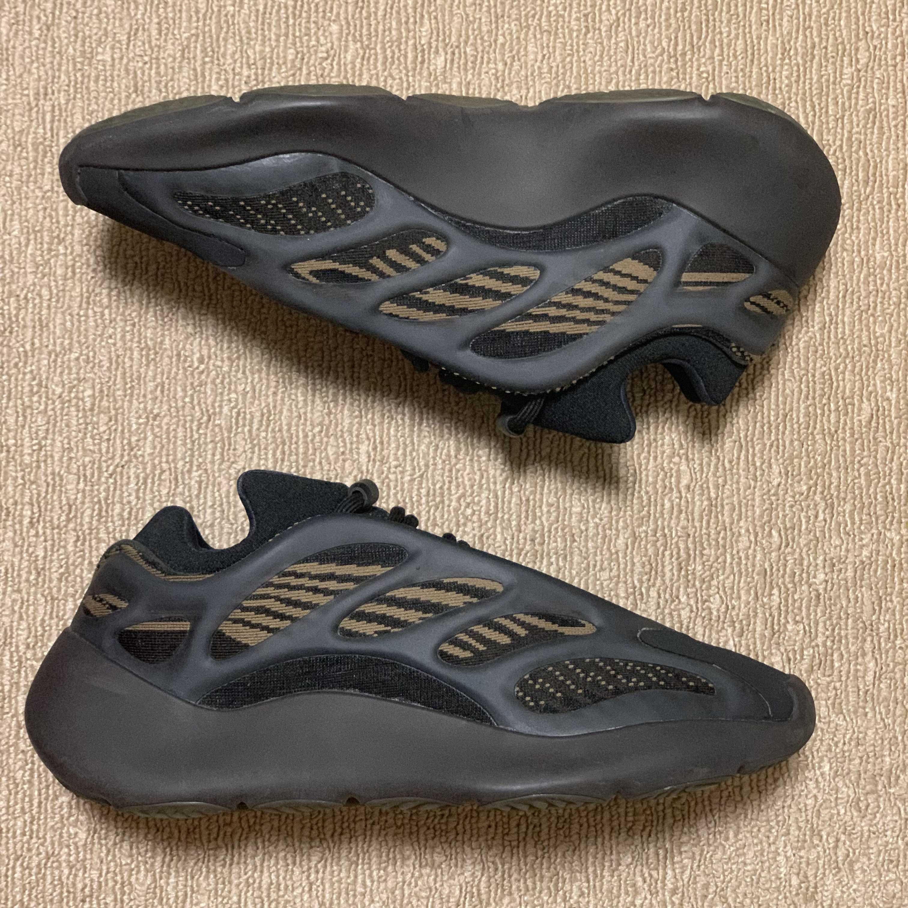 adidas YEEZY 700V3 "Clay Brown"