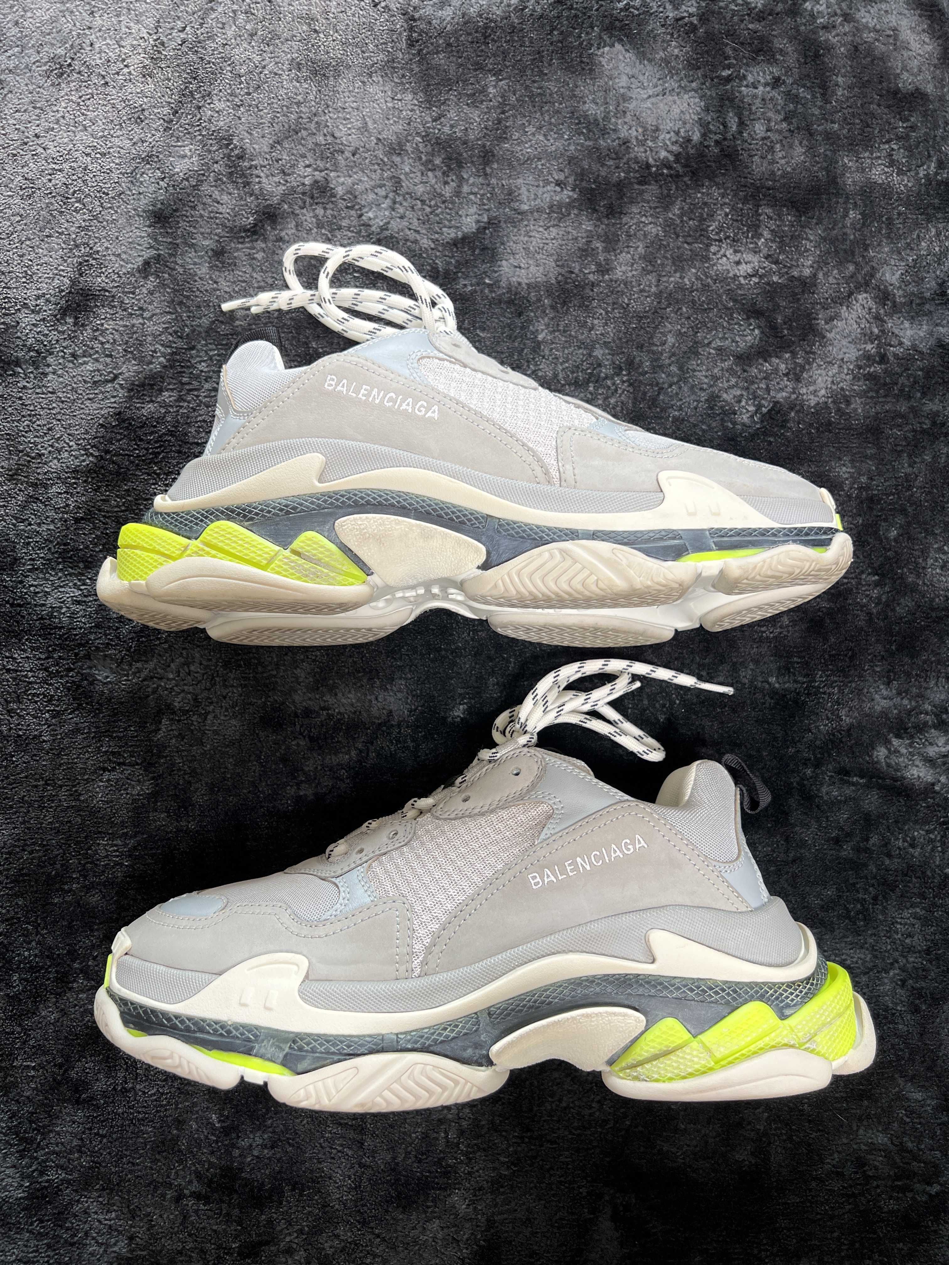 BALENCIAGA Triple S "Black/Red"