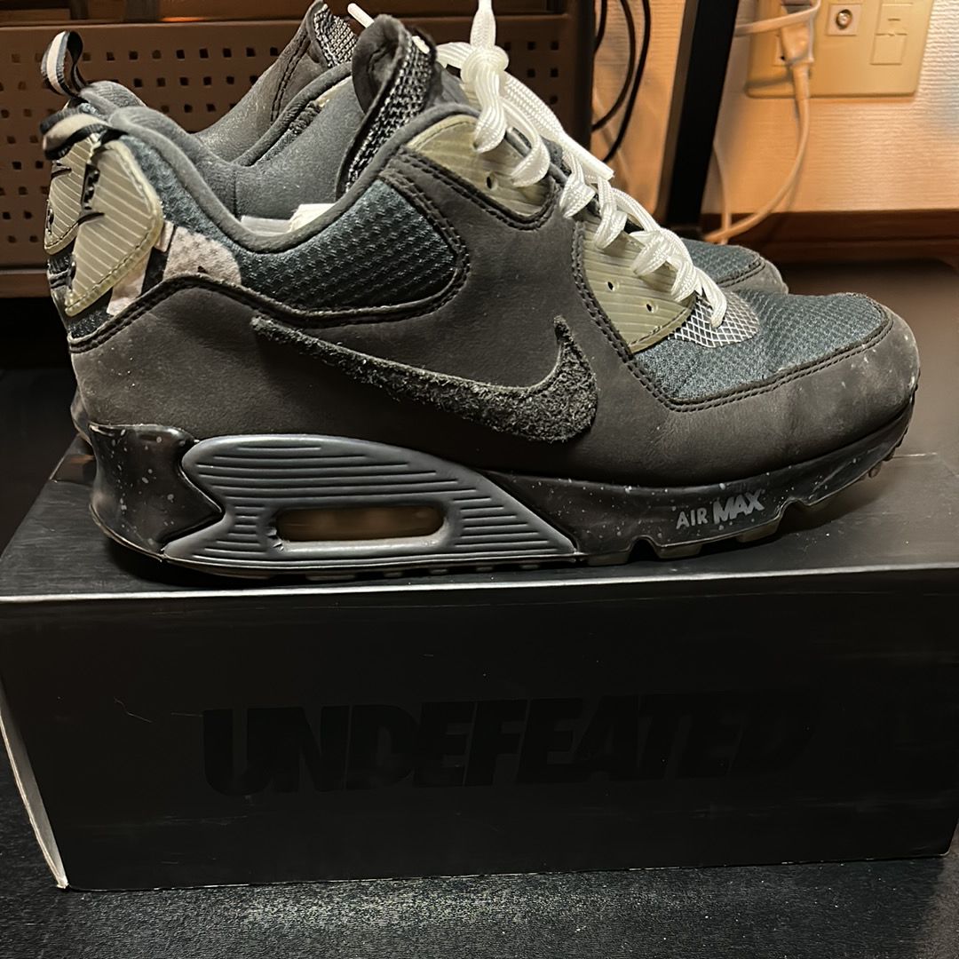 UNDEFEATED × Nike Air Max 90 "Black/Rush Pink"