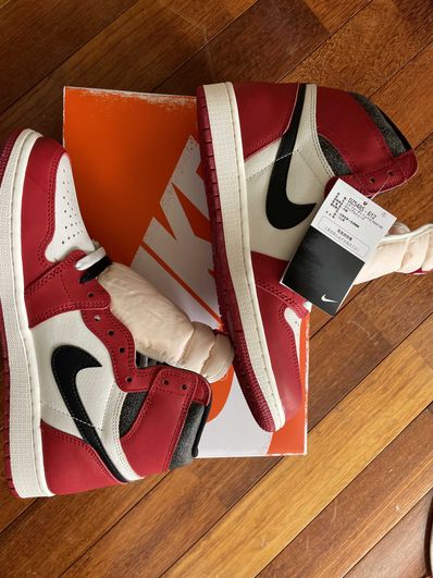 Nike Air Jordan 1 High OG "Lost & Found/Chicago"