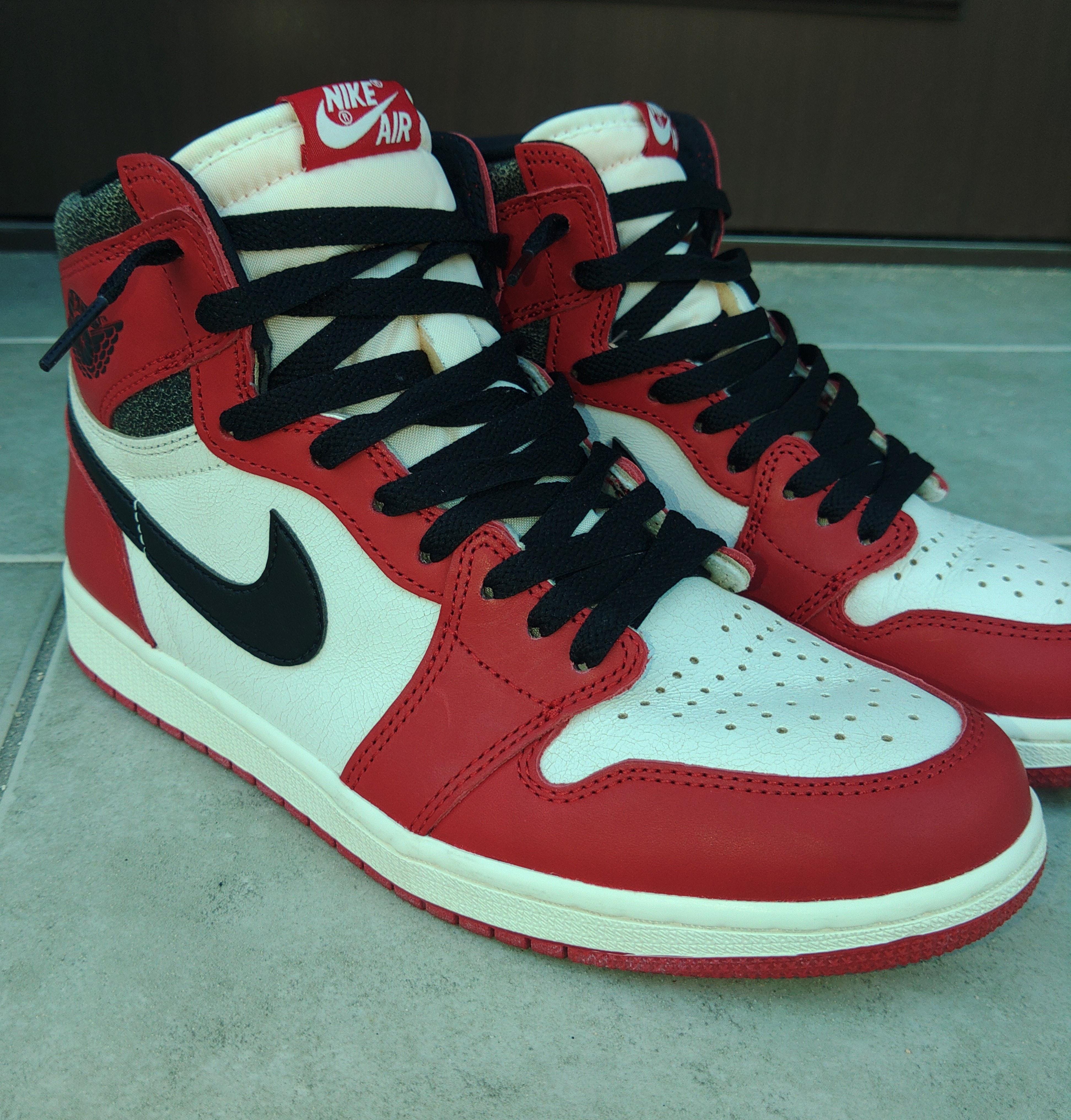 Nike Air Jordan 1 High OG "Lost & Found/Chicago"