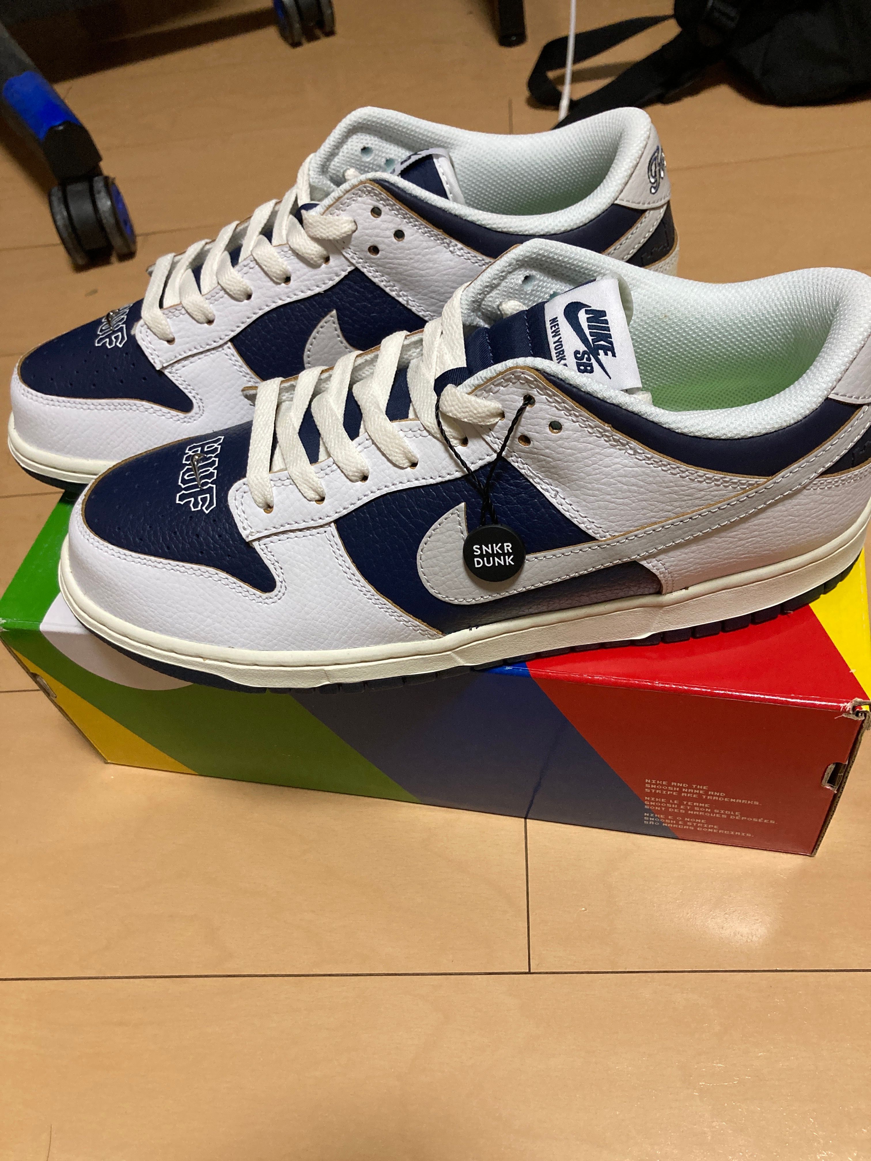 HUF × Nike SB Dunk Low "New York"