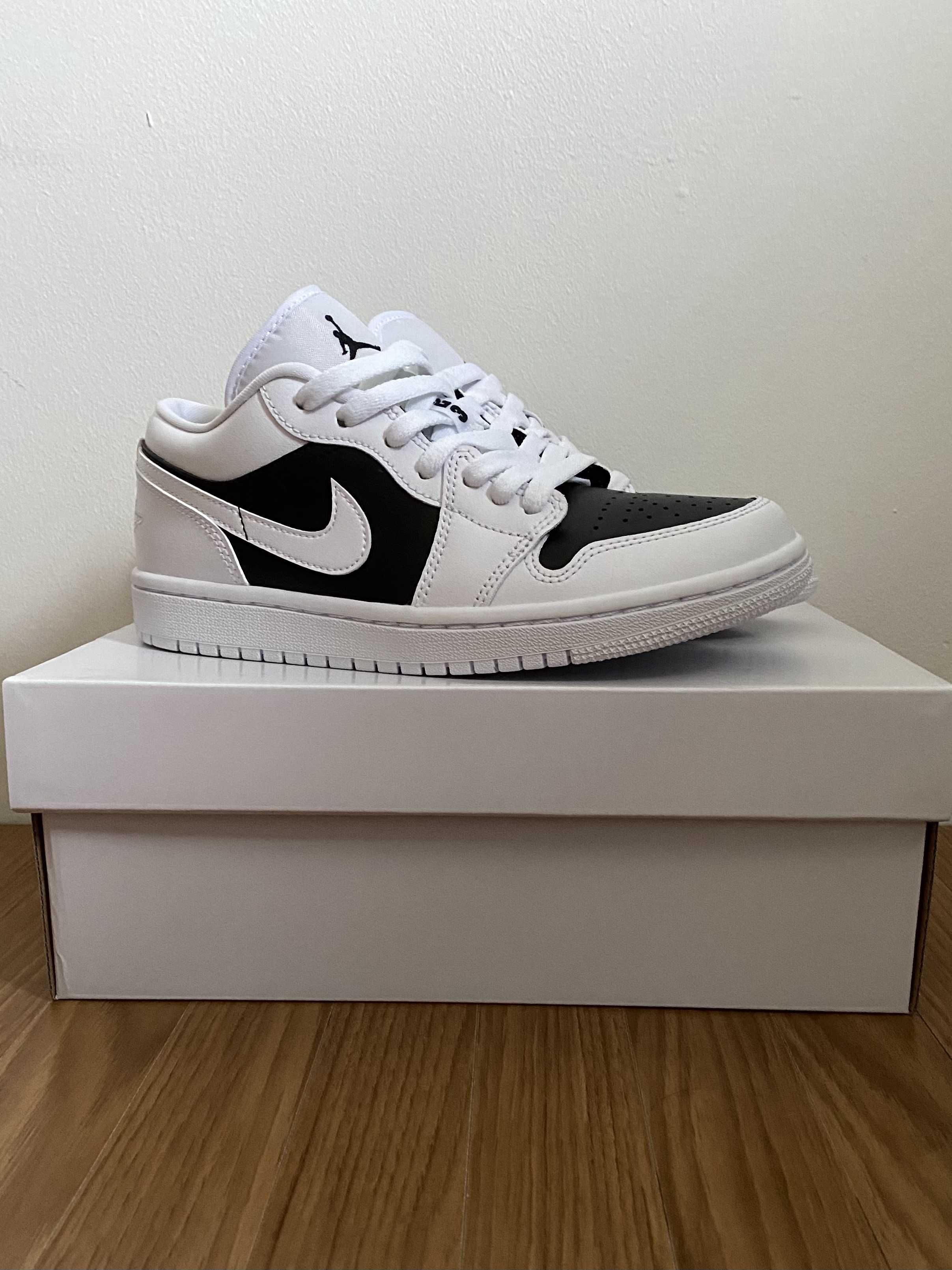 NIKE Women's AIR JORDAN 1 LOW "PANDA"