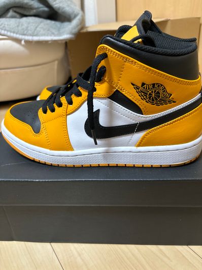 Nike Air Jordan 1 Mid "Taxi"