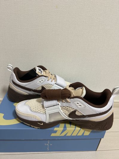 Travis Scott × Nike Zoom Field Jaxx "White and Light Chocolate"