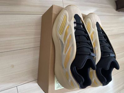 adidas YEEZY 700 V3 "Safflower"
