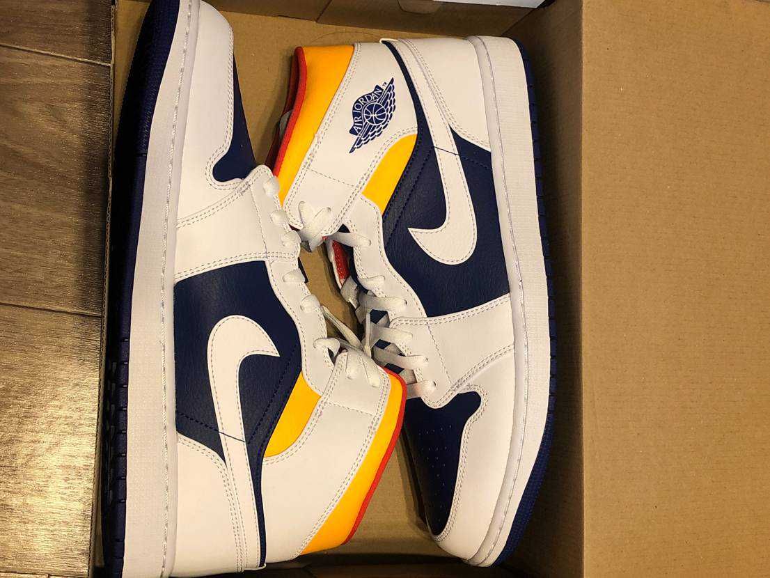 NIKE AIR JORDAN 1 MID "WHITE/NAVY/YELLOW"