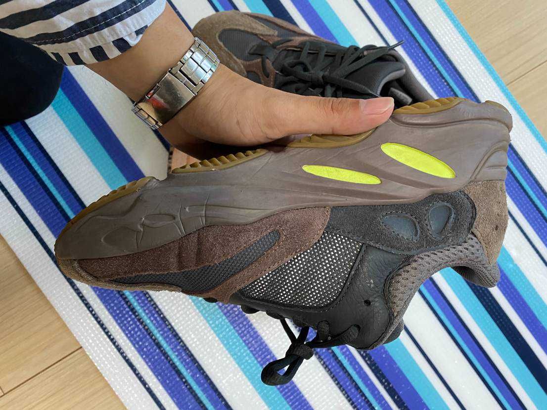 YEEZY BOOST 700 WAVE RUNNER DARK GREY