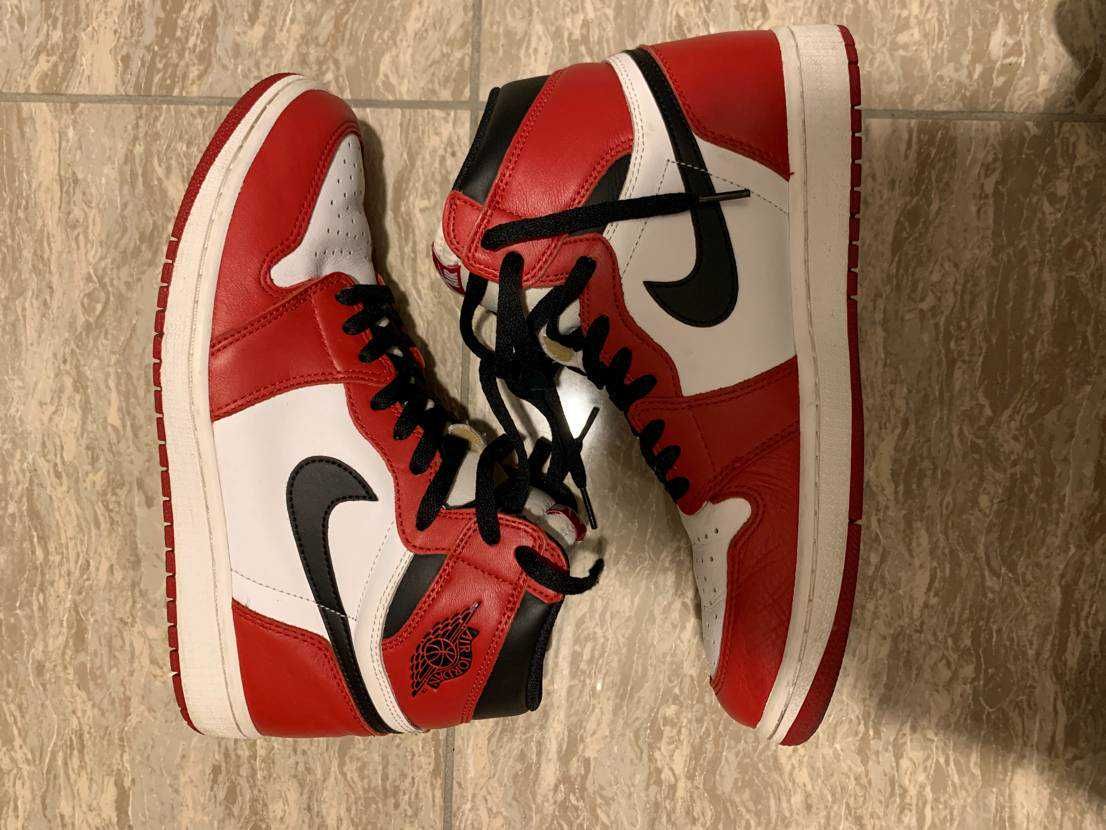 Nike Air Jordan 1 Retro High "Chicago" (2015)