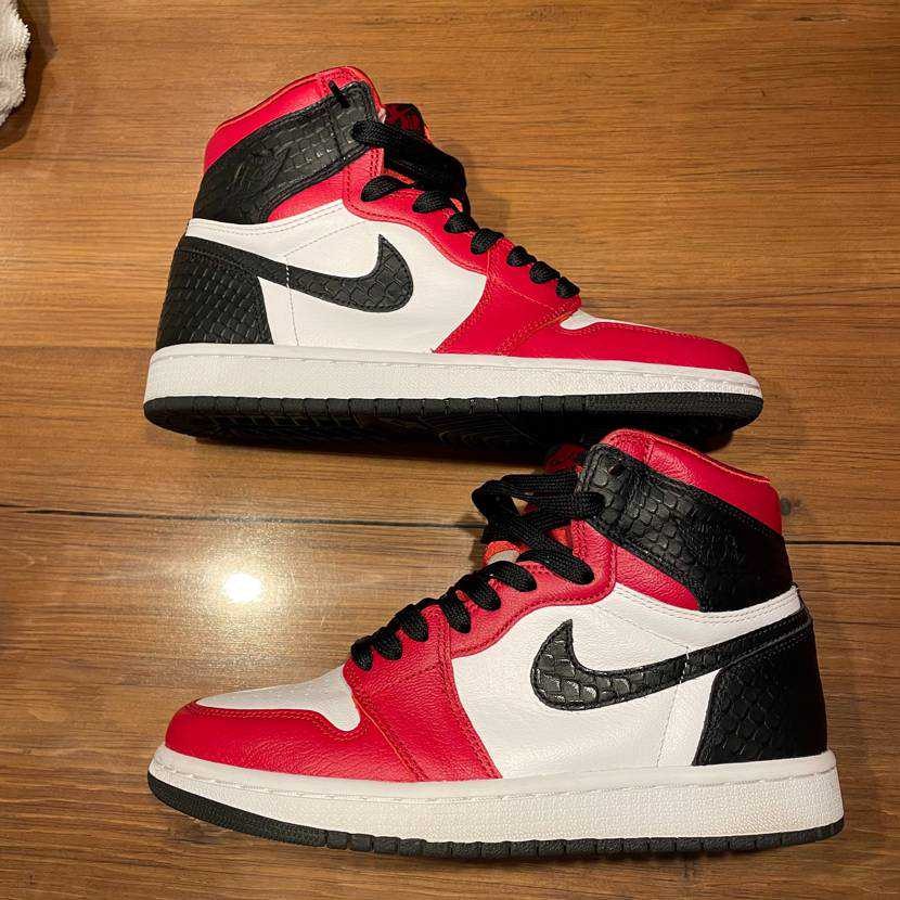 Nike Women's Air Jordan 1 High OG "Satin Red"