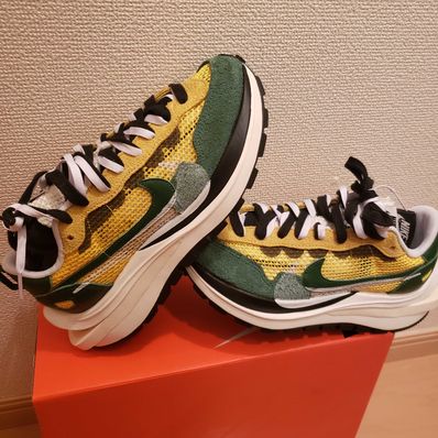 sacai × Nike Vapor Waffle "Tour Yellow/Stadium Green-Sail"