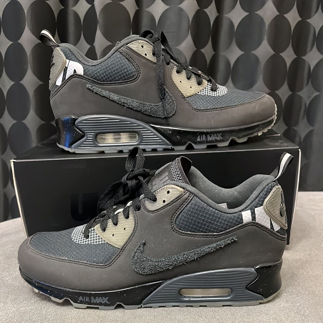 UNDEFEATED × Nike Air Max 90 "Black/Rush Pink"