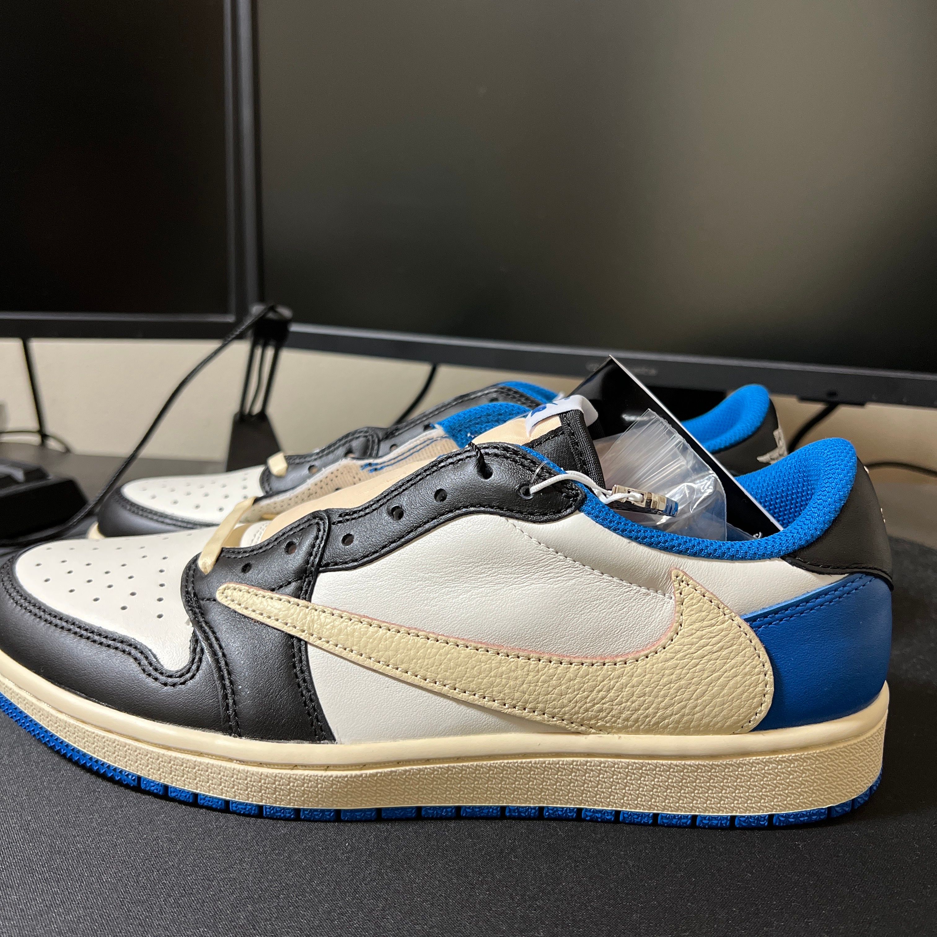 Travis Scott × fragment design × Nike Air Jordan 1 Low OG SP "Military Blue"