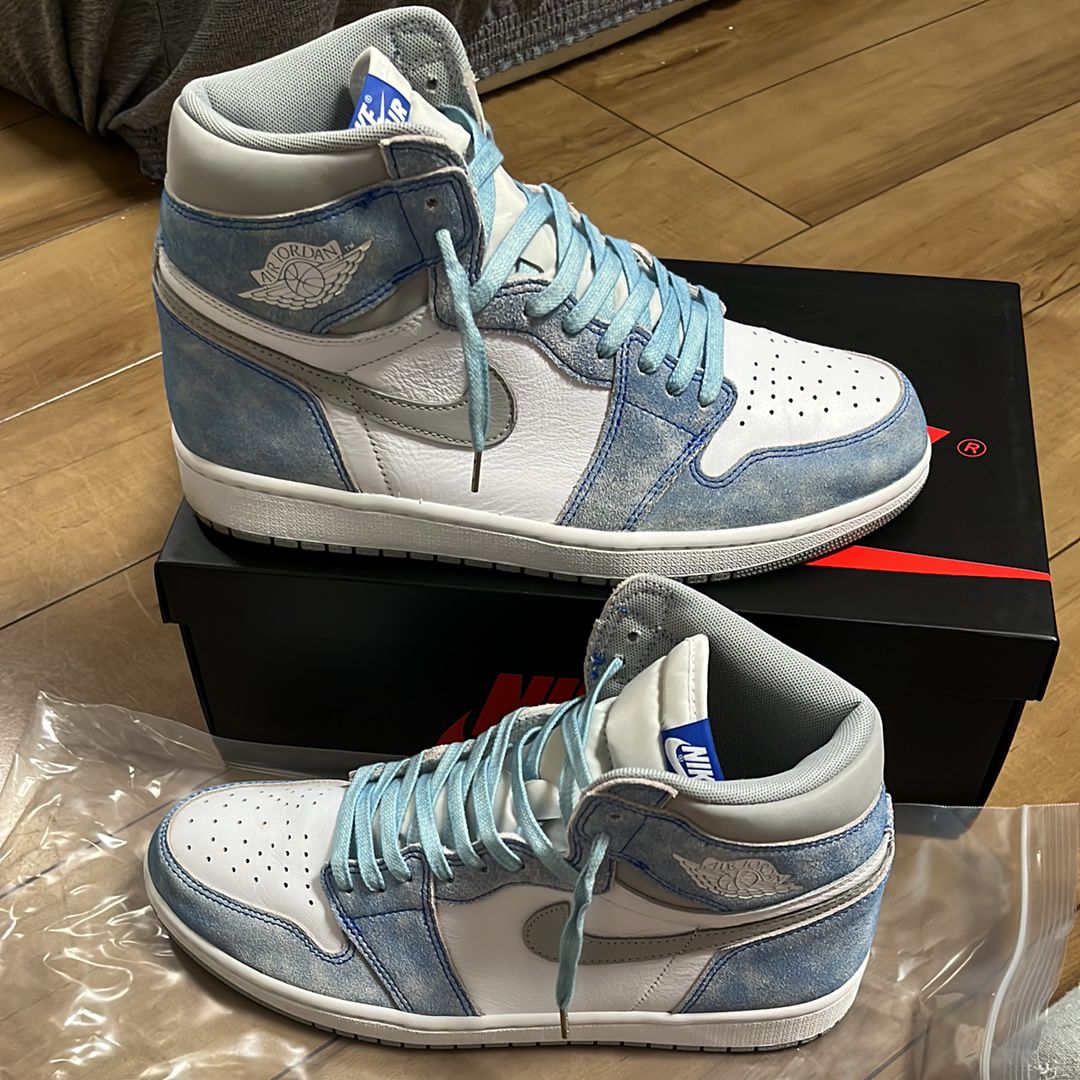 Nike Air Jordan 1 High OG "Hyper Royal"