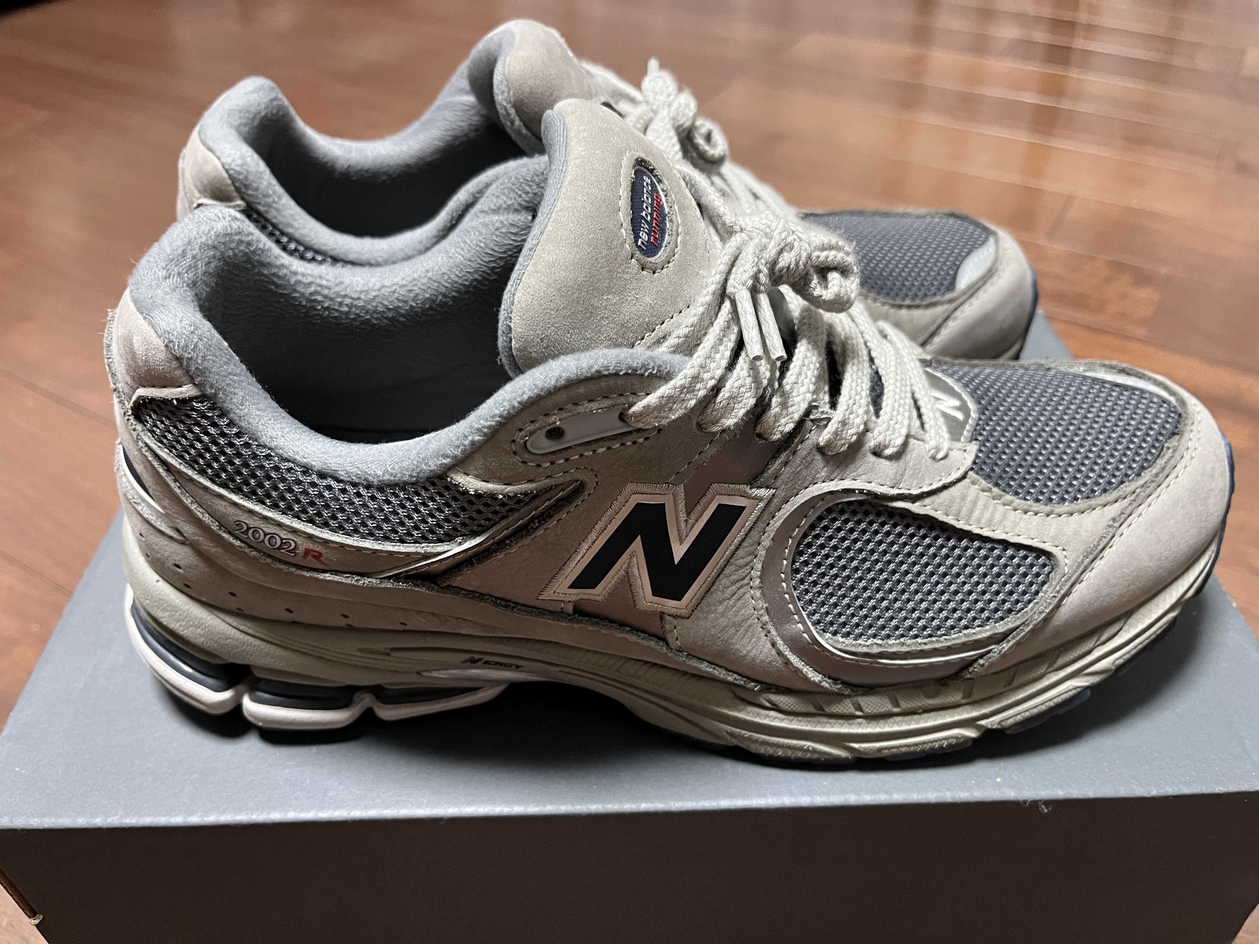 New Balance 2002R "Gray"