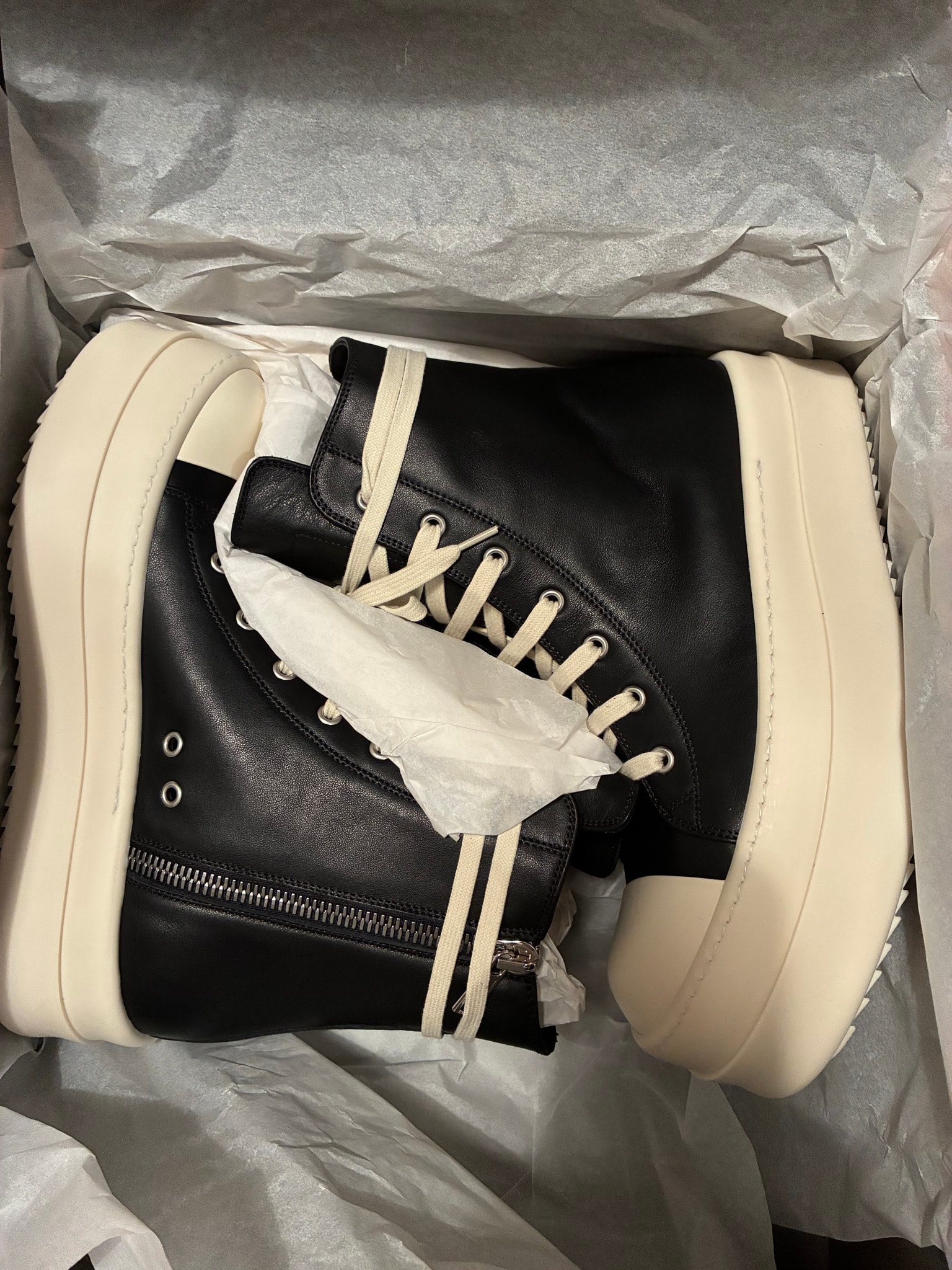 Rick Owens FW26 Tower Mega Bumper Sneaks Full Grain Cow Leather "Black/Milk"