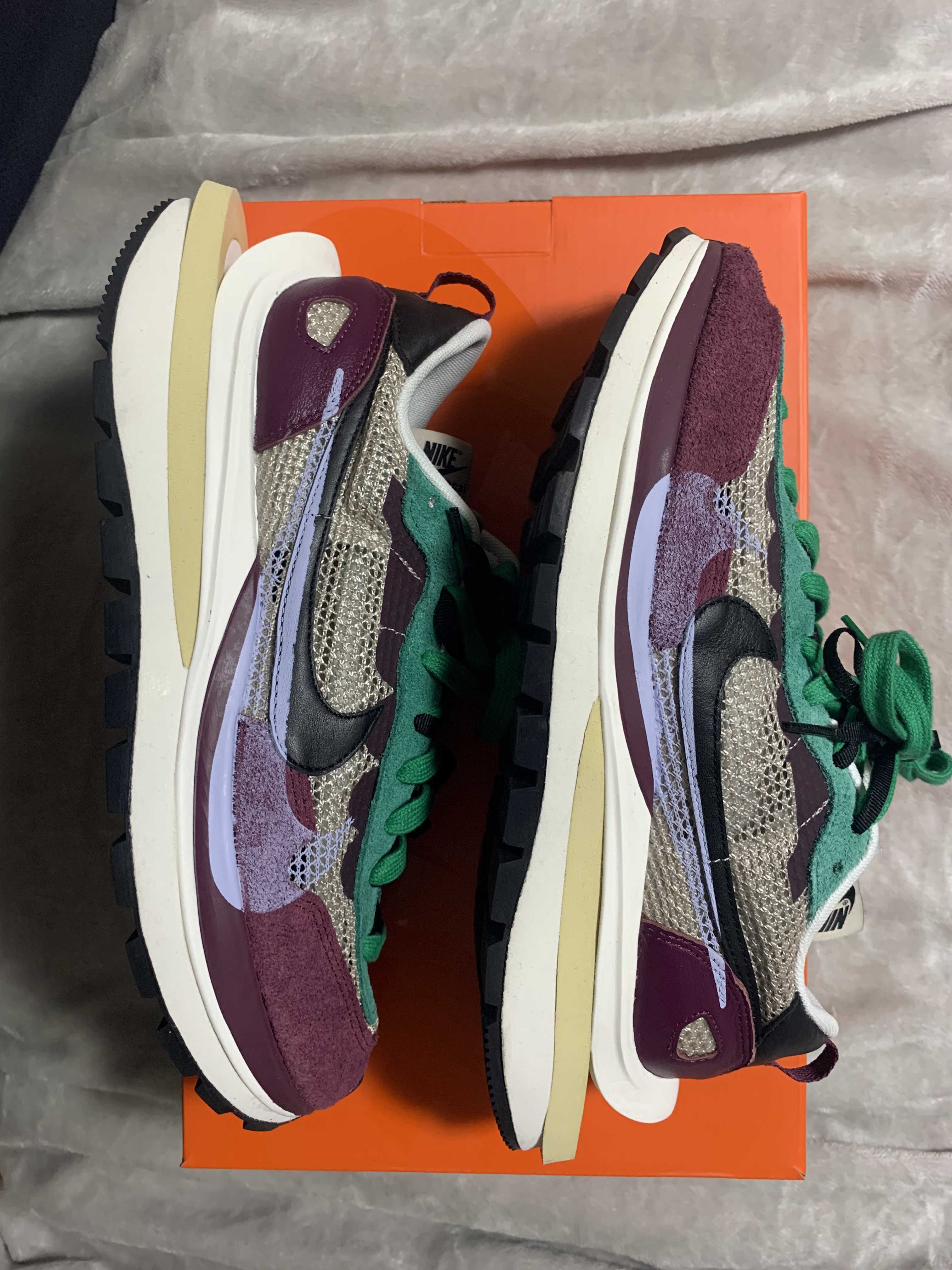 sacai × Nike Vapor Waffle "String/Red/Green"