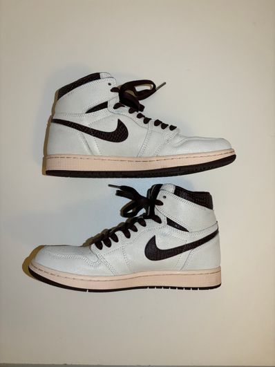 A Ma Maniere × Nike Air Jordan 1 Retro High OG "Sail and Burgundy"