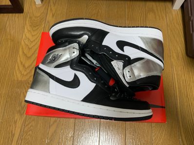 Nike Women's Air Jordan 1 Retro High OG "Silver Toe"