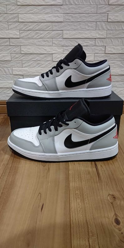 Nike Air Jordan 1 Low "Light Smoke Grey"