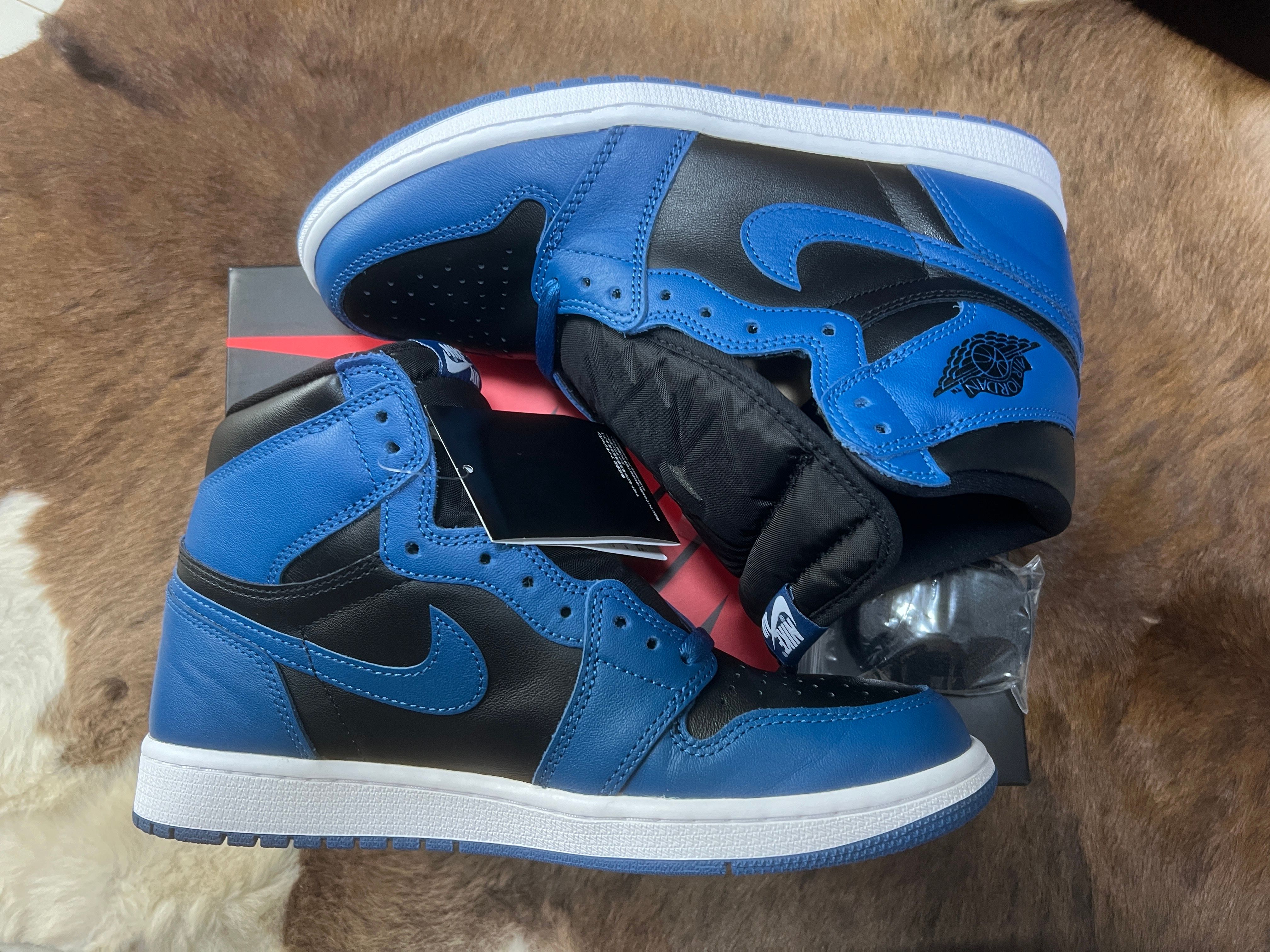 Nike Air Jordan 1 Retro High OG "Dark Marina Blue"