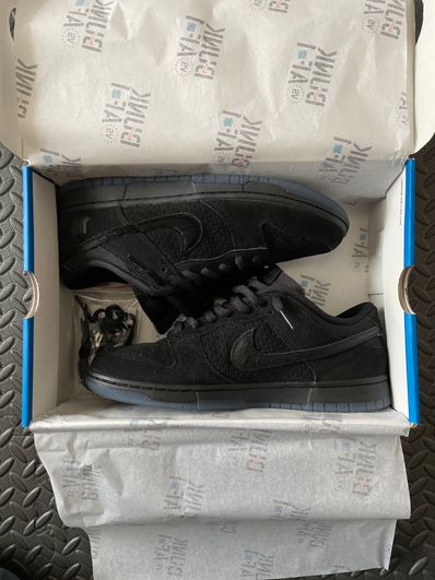 UNDEFEATED × Nike Dunk Low SP "5 ON IT"