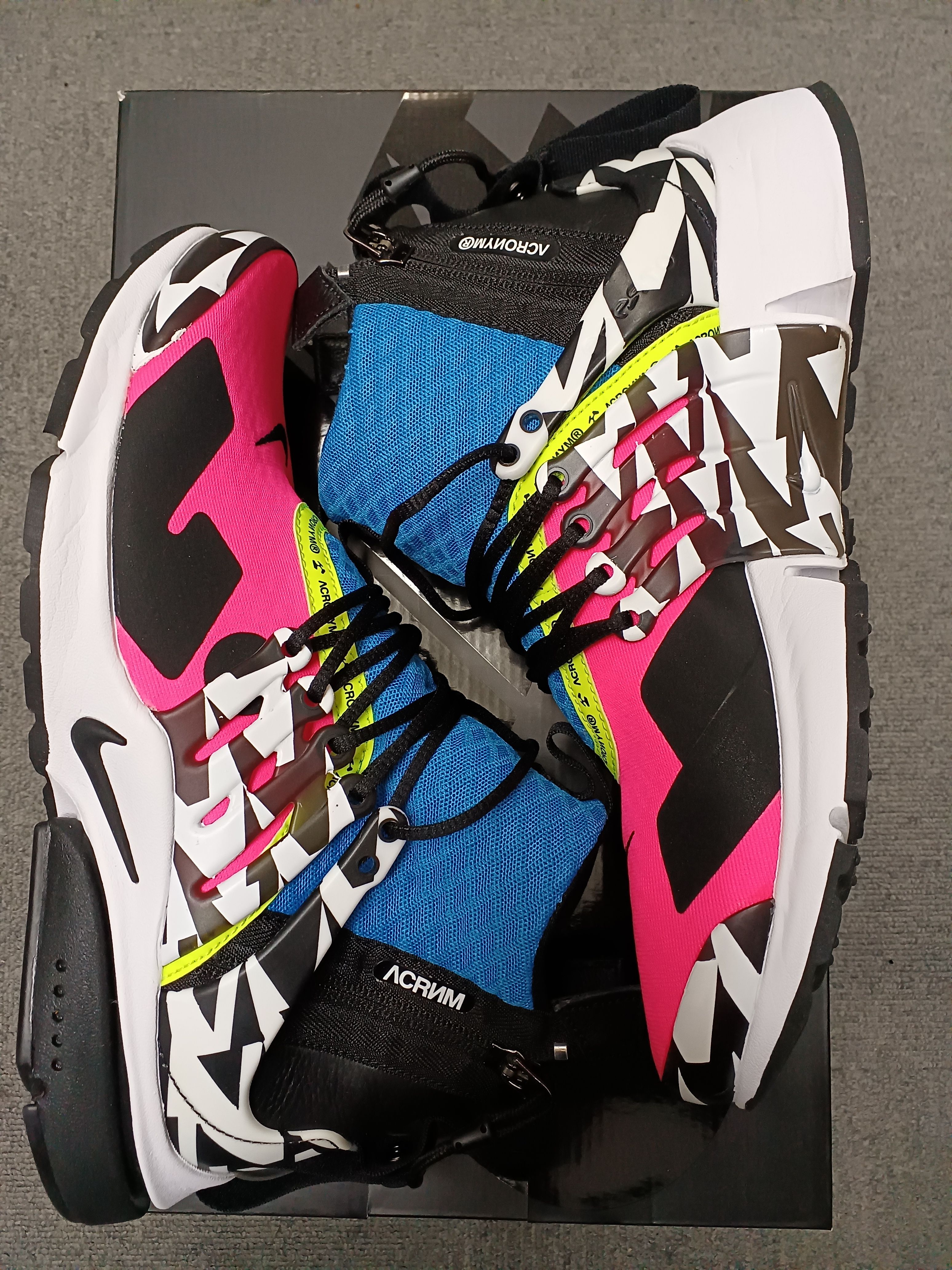 ACRONYM × Nike Air Presto Mid "Hyper Pink"