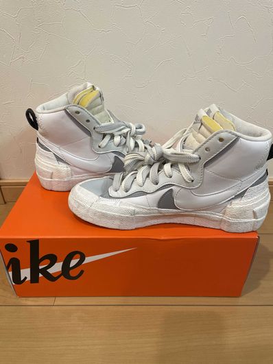 sacai × NIKE BLAZER MID "WHITE/WOLF GREY"