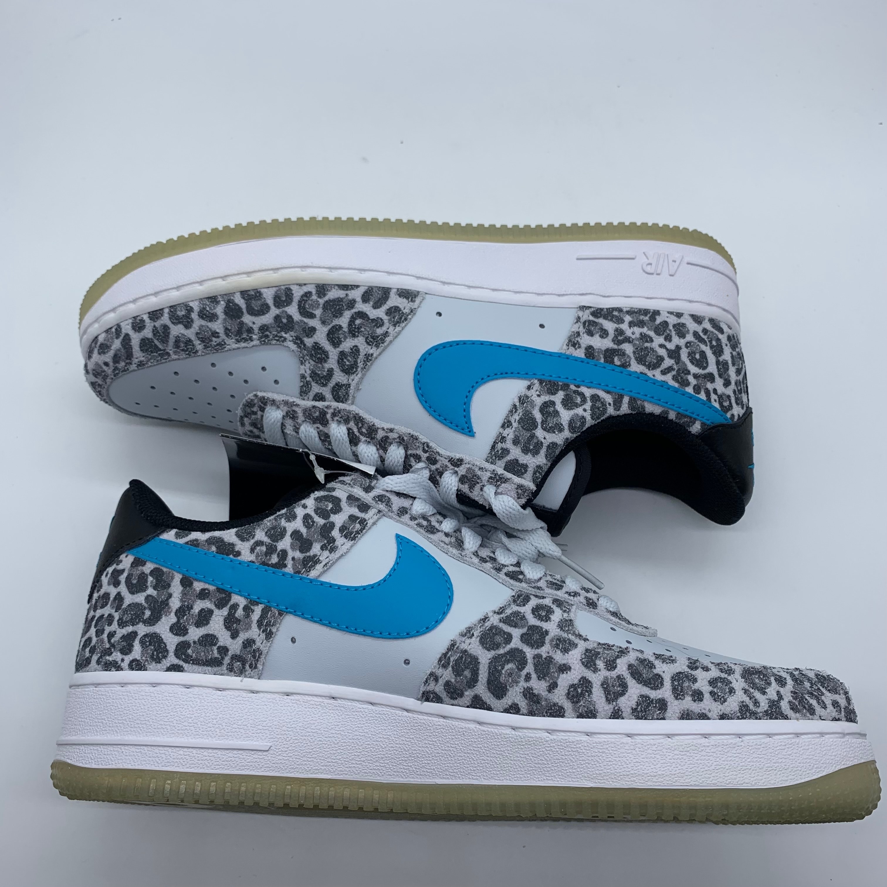 ナイキ エアフォース1 ロー "ピュアプラチナム"