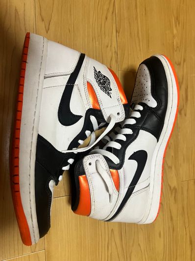 Nike Air Jordan 1 Retro High OG "Electro Orange"