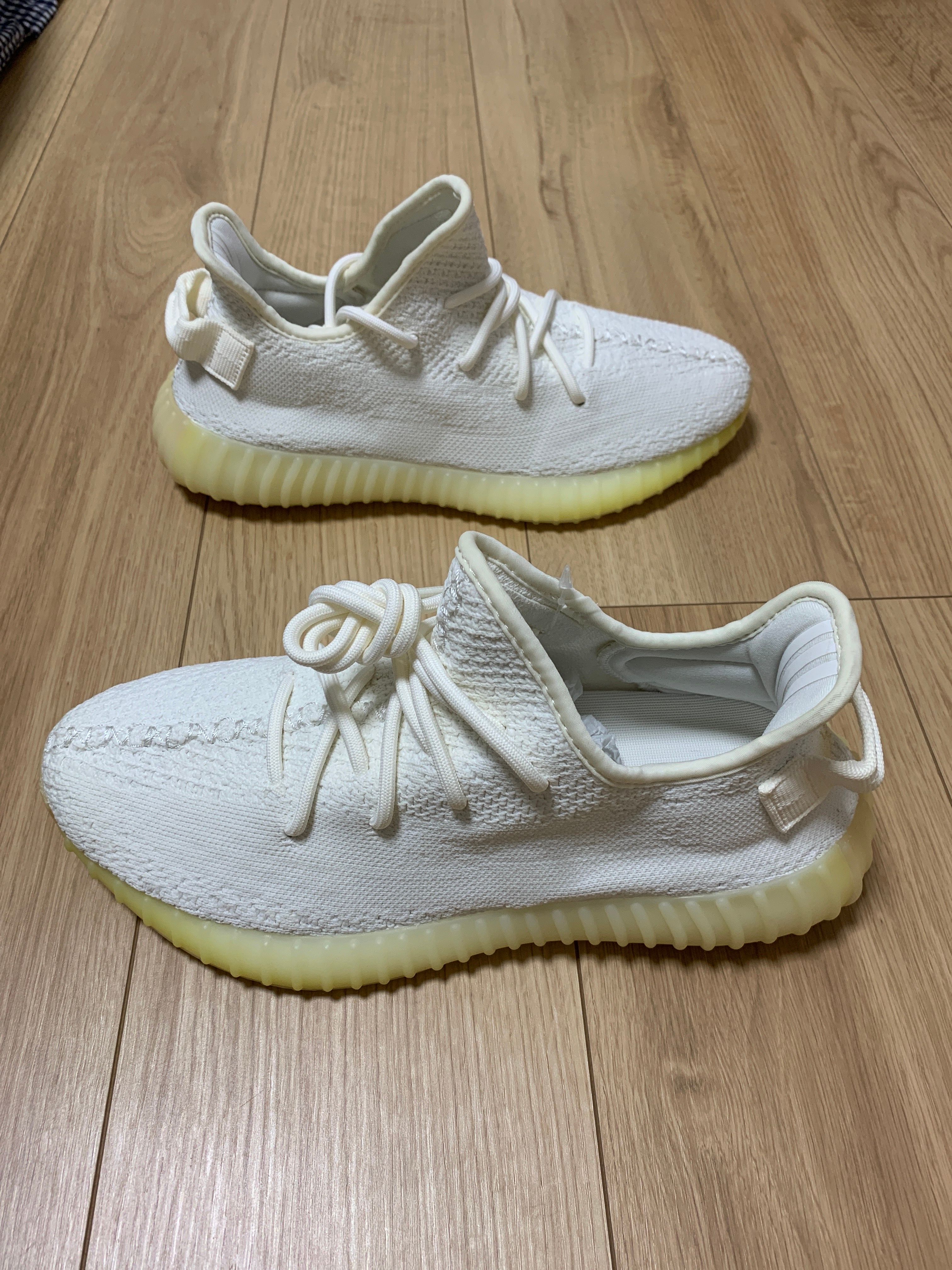 adidas YEEZY Boost 350 V2 "Cream White"