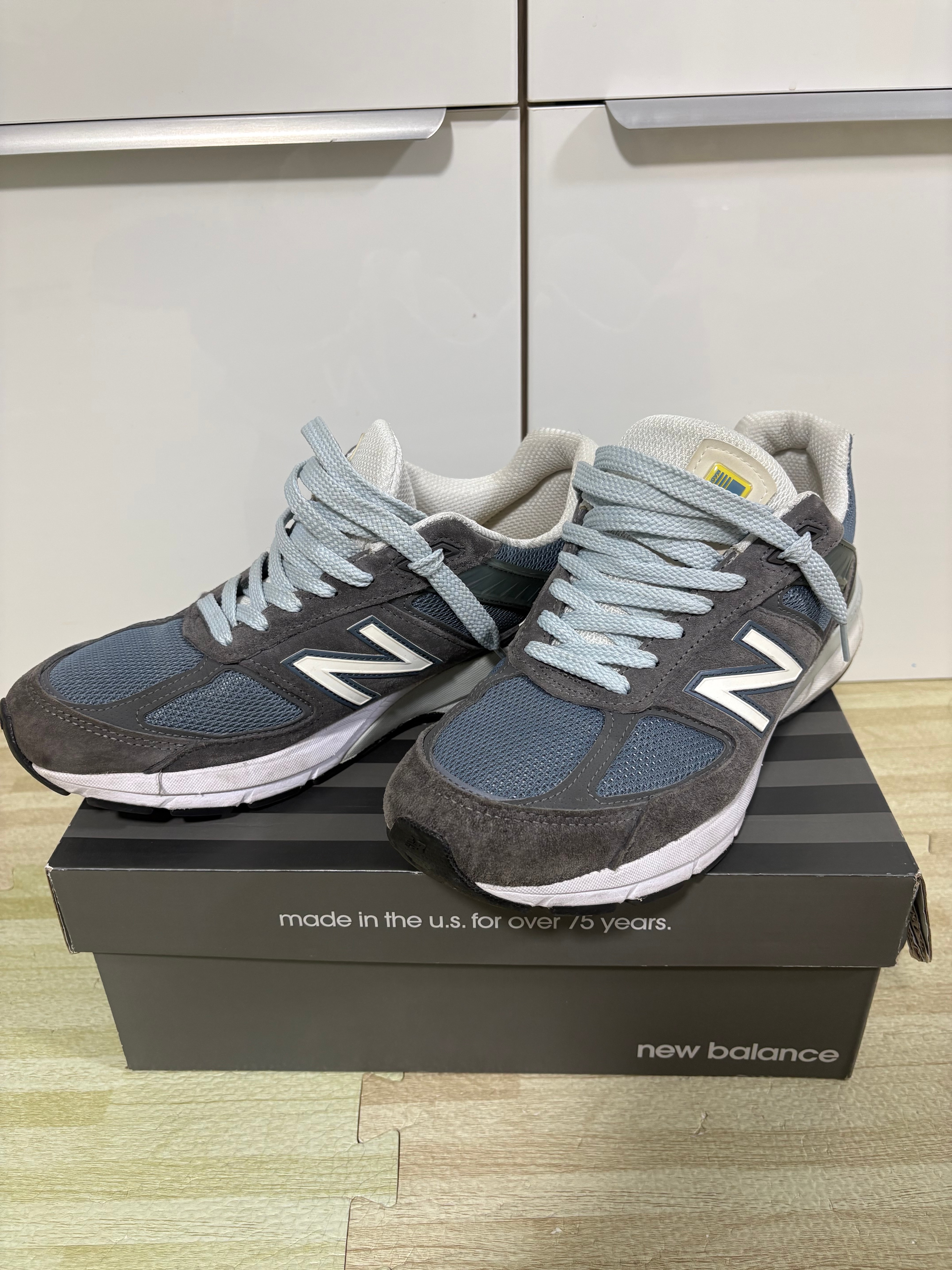 SSZ × 長谷川昭雄 × ニューバランス 990V5 "グレー"