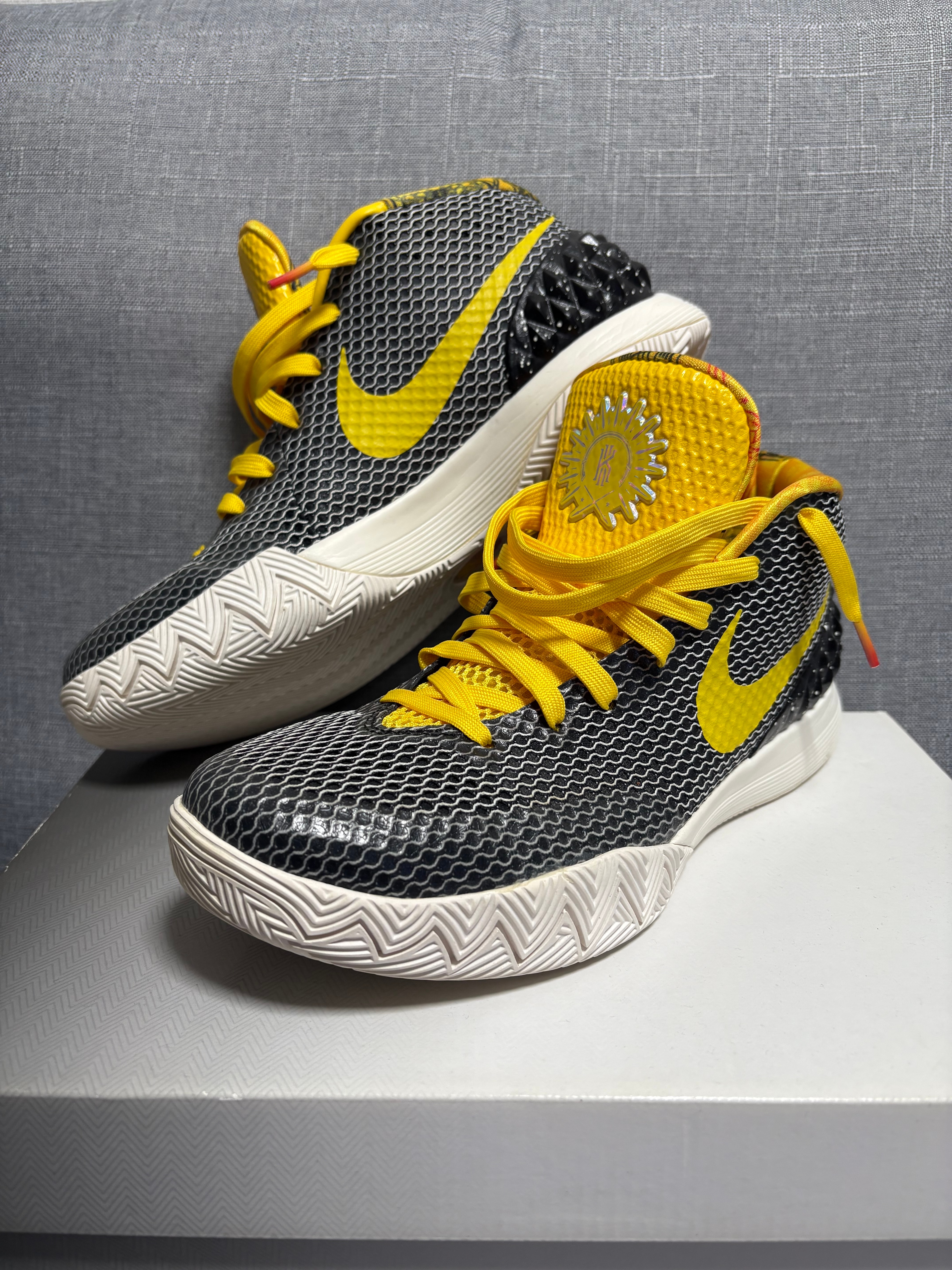 ナイキ カイリー1 "ライズ LTD"