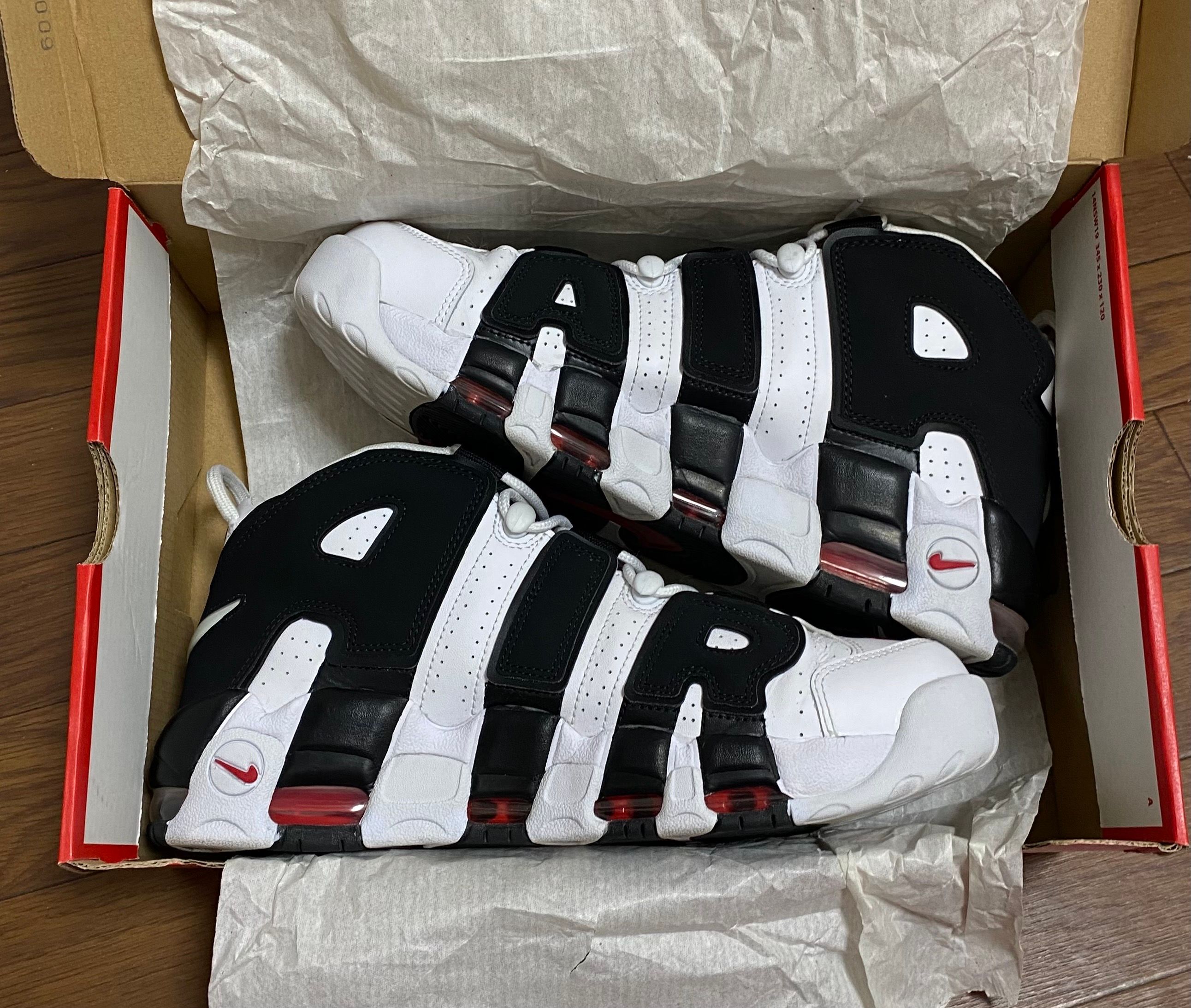 NIKE AIR MORE UPTEMPO "WHITE/BLACK/UNIVERSITY RED"(2020)