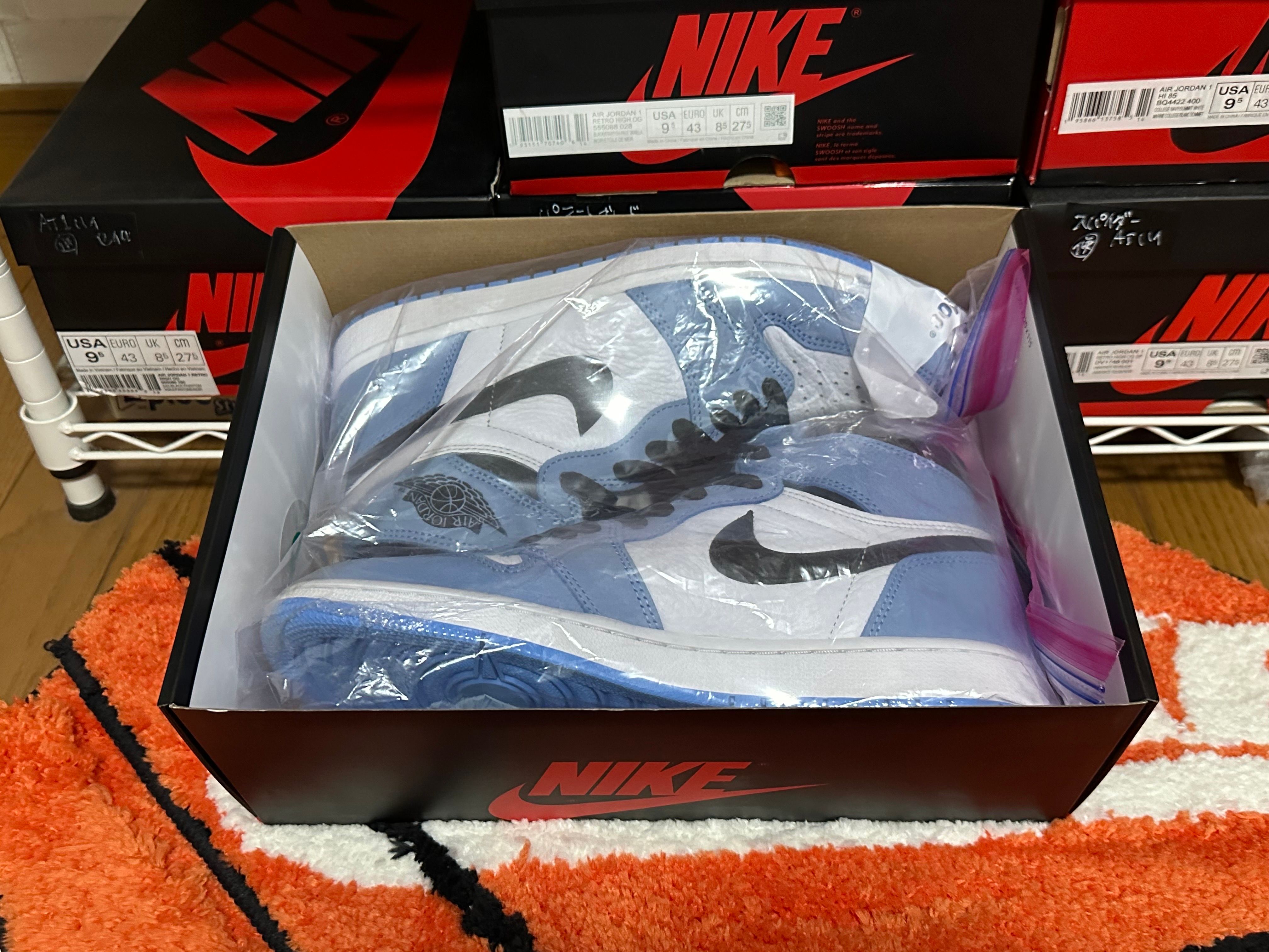 Nike Air Jordan 1 High OG "University Blue"