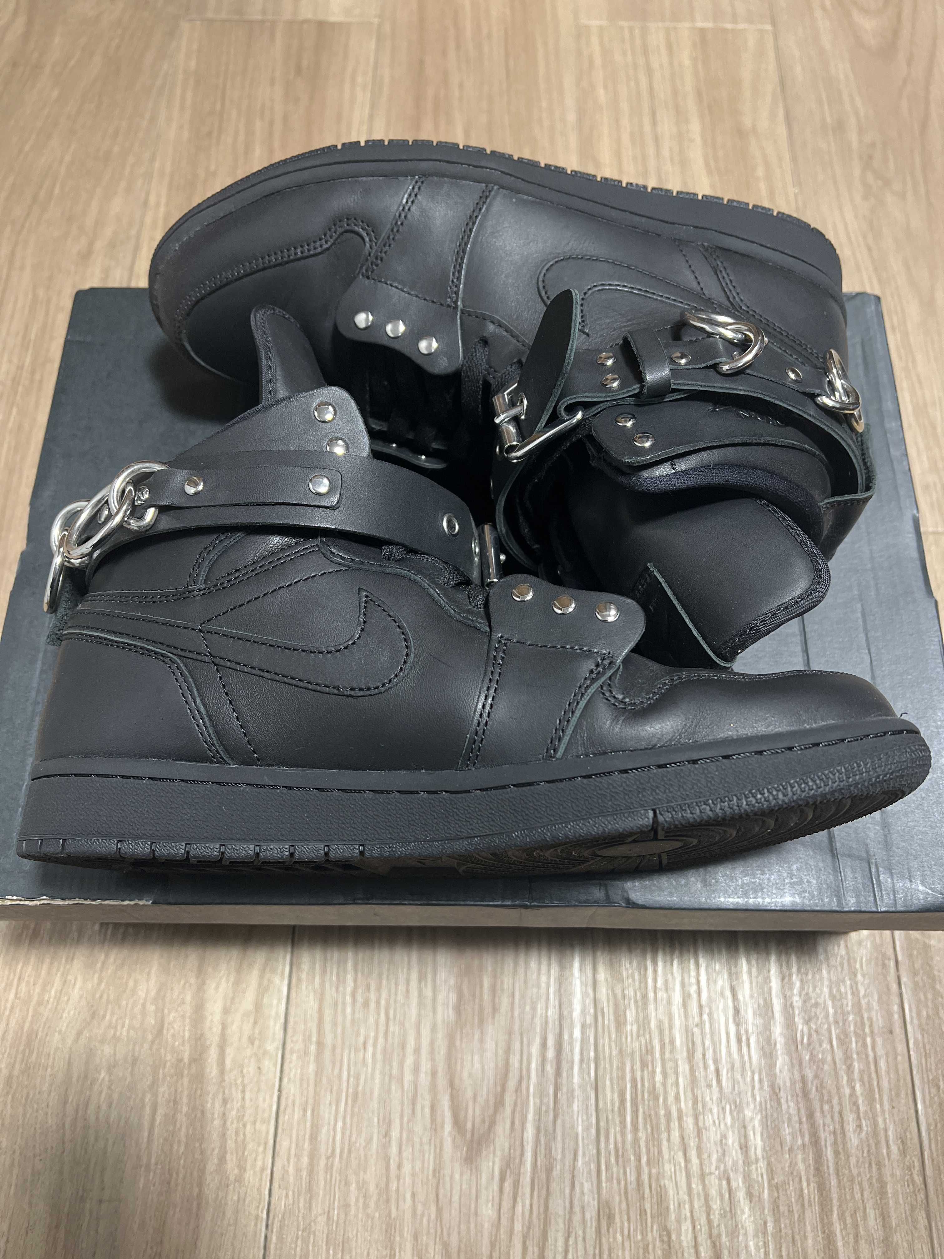 COMME des GARÇONS × Nike Air Jordan 1 High "Black"