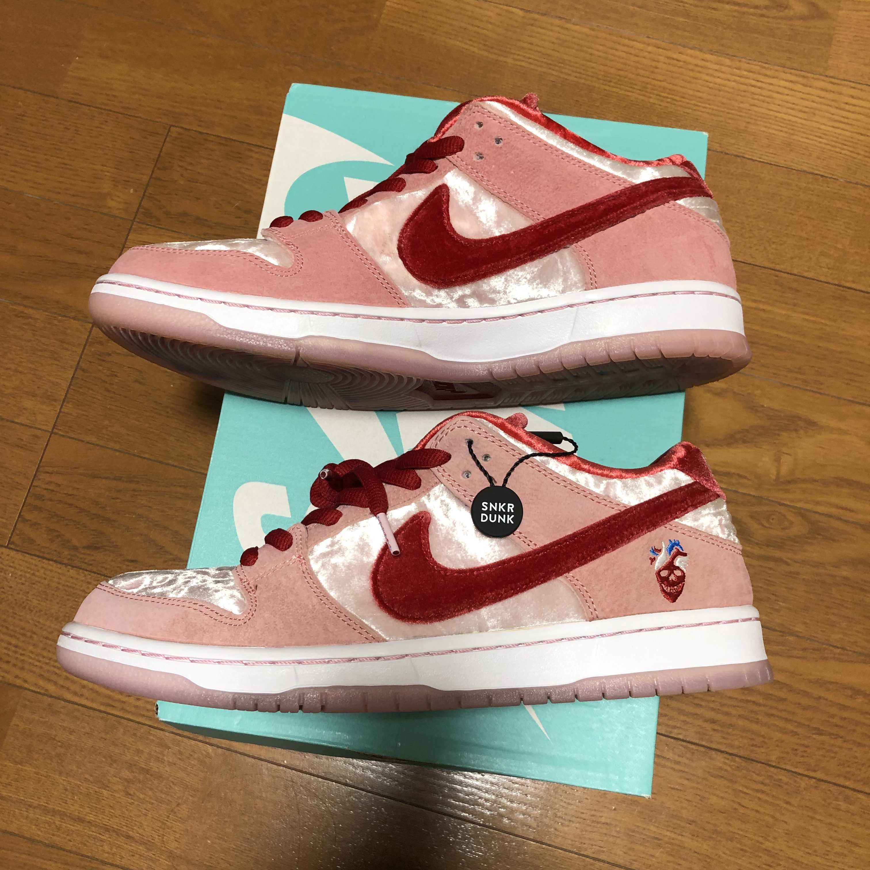 Strangelove × Nike SB Dunk Low "Valentine’s Day"