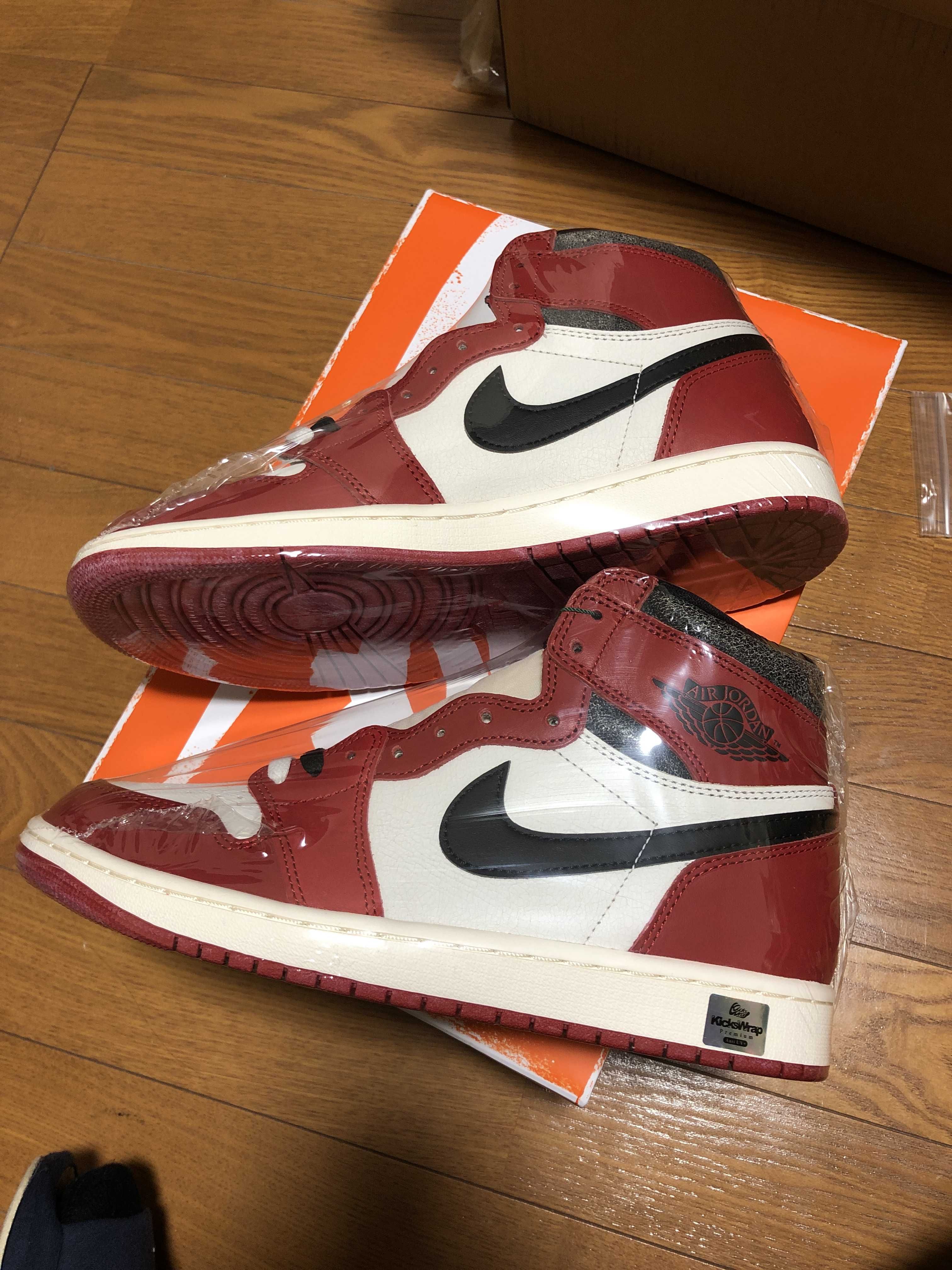 Nike Air Jordan 1 High OG "Lost & Found/Chicago"
