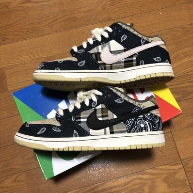 Travis Scott × Nike SB Dunk Low "Black/Parachute Beige"