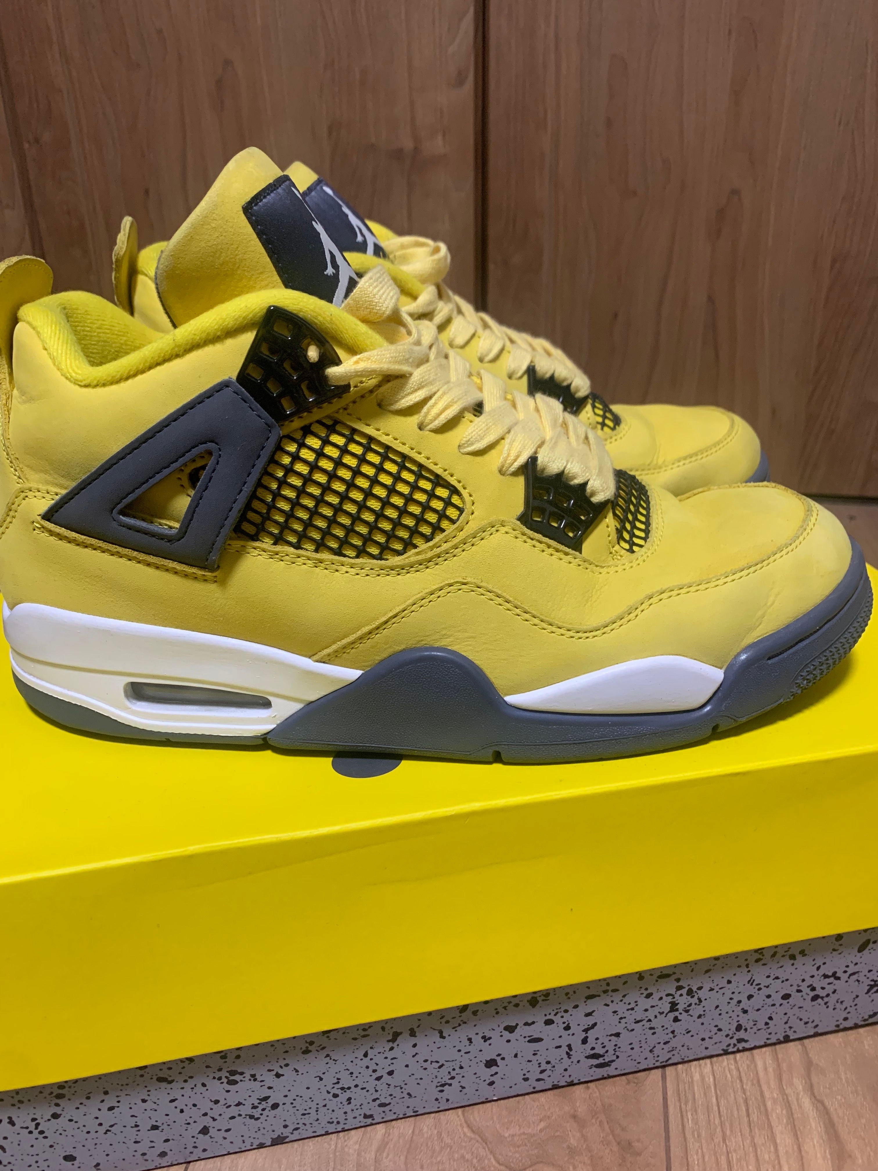 Nike Air Jordan 4 "Tour Yellow"