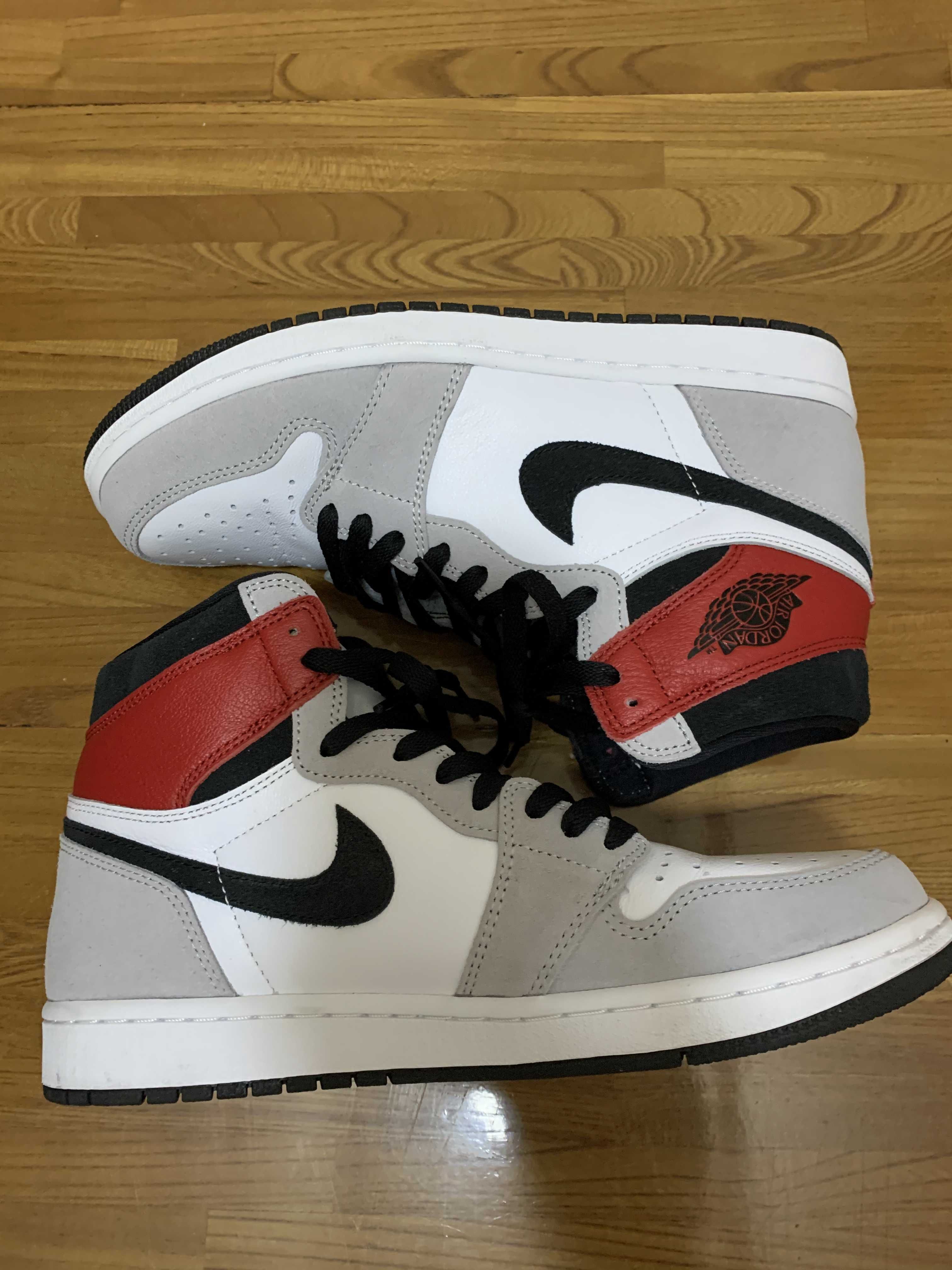 Nike Air Jordan 1 High OG "White/Black/Light Smoke Grey"