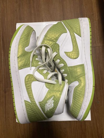 Nike Women's Air Jordan 1 Mid SE "Vivid Green Snakeskin"