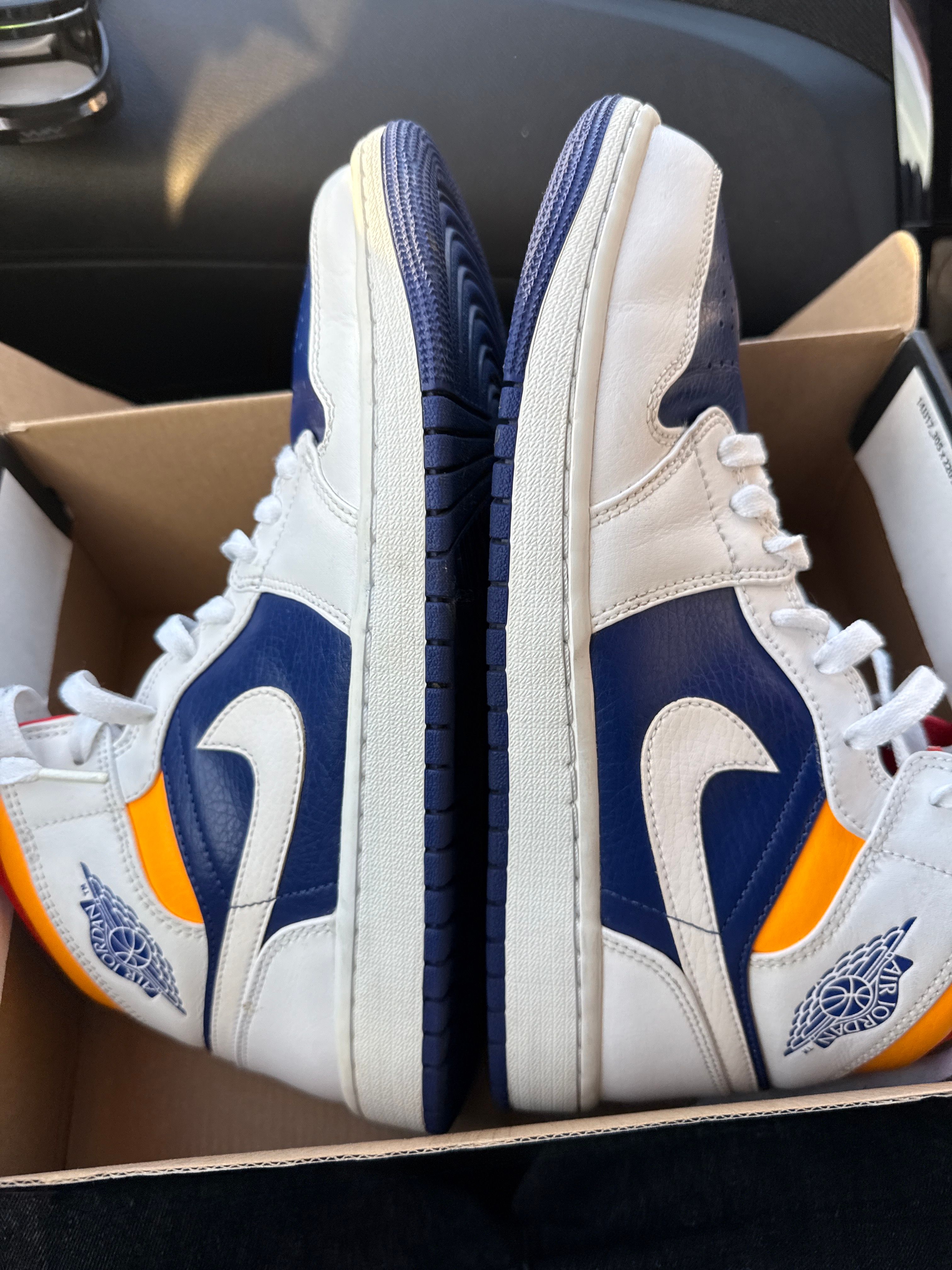 NIKE AIR JORDAN 1 MID "WHITE/NAVY/YELLOW"