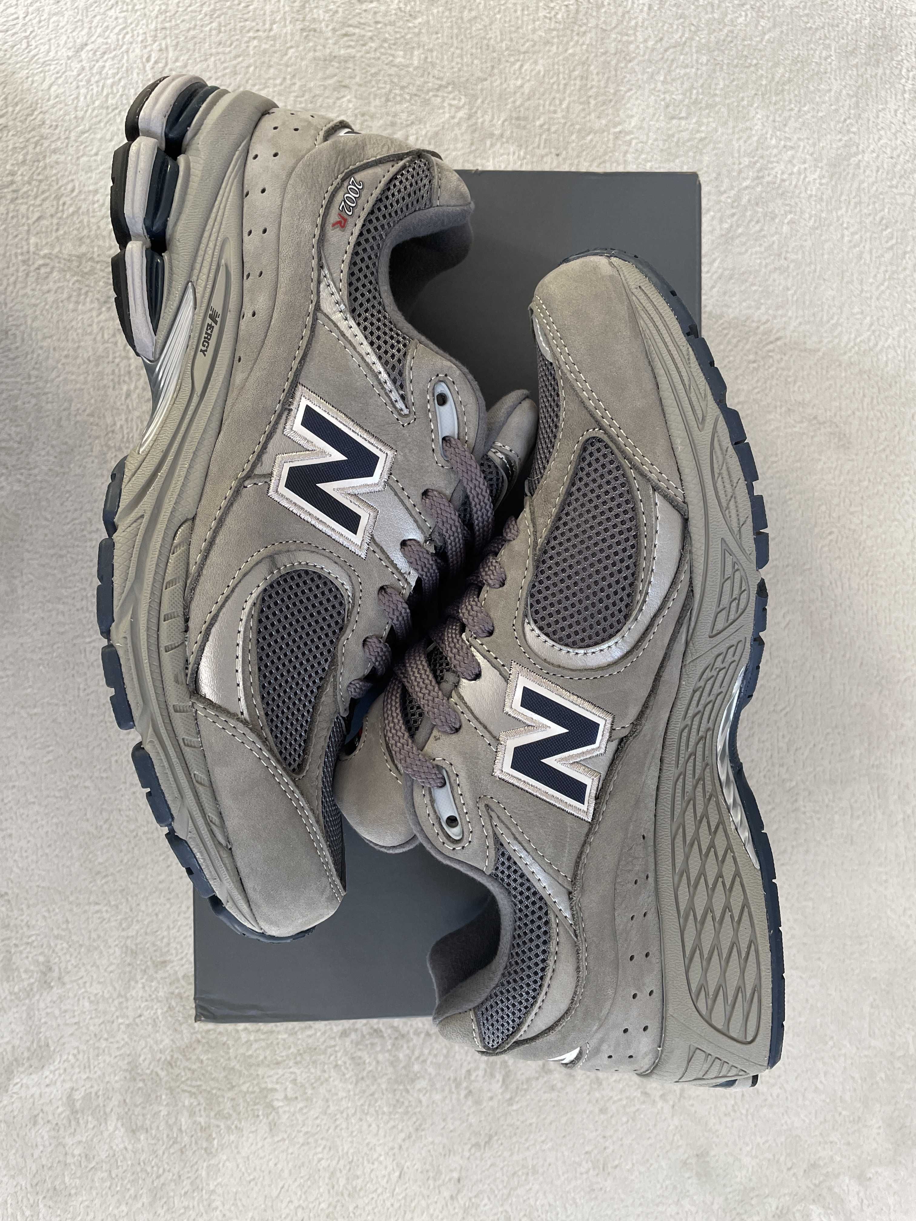 New Balance 2002R "Gray"