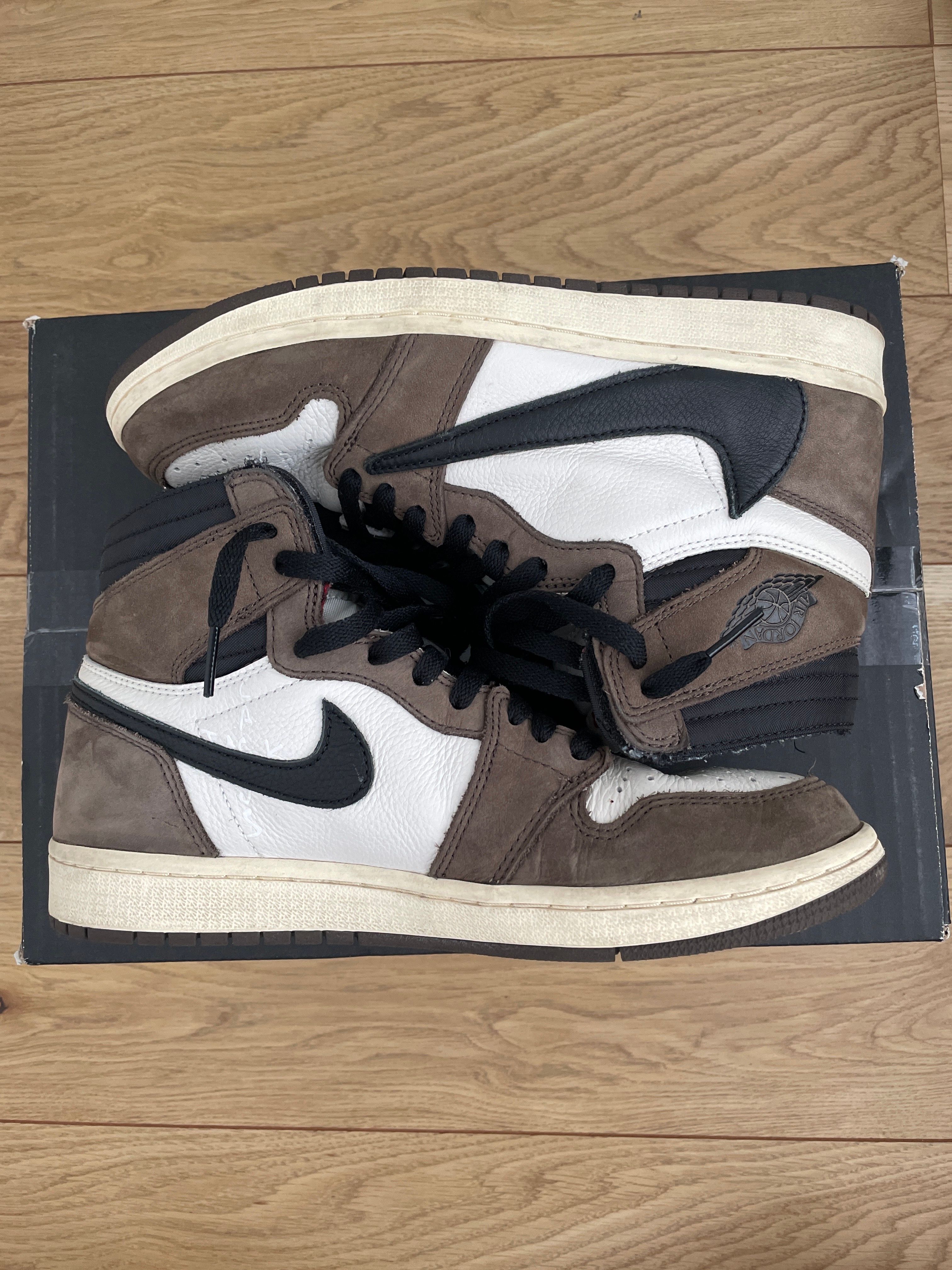 Travis Scott × Nike Air Jordan 1 Retro High OG TS SP "Sail/Dark Mocha"