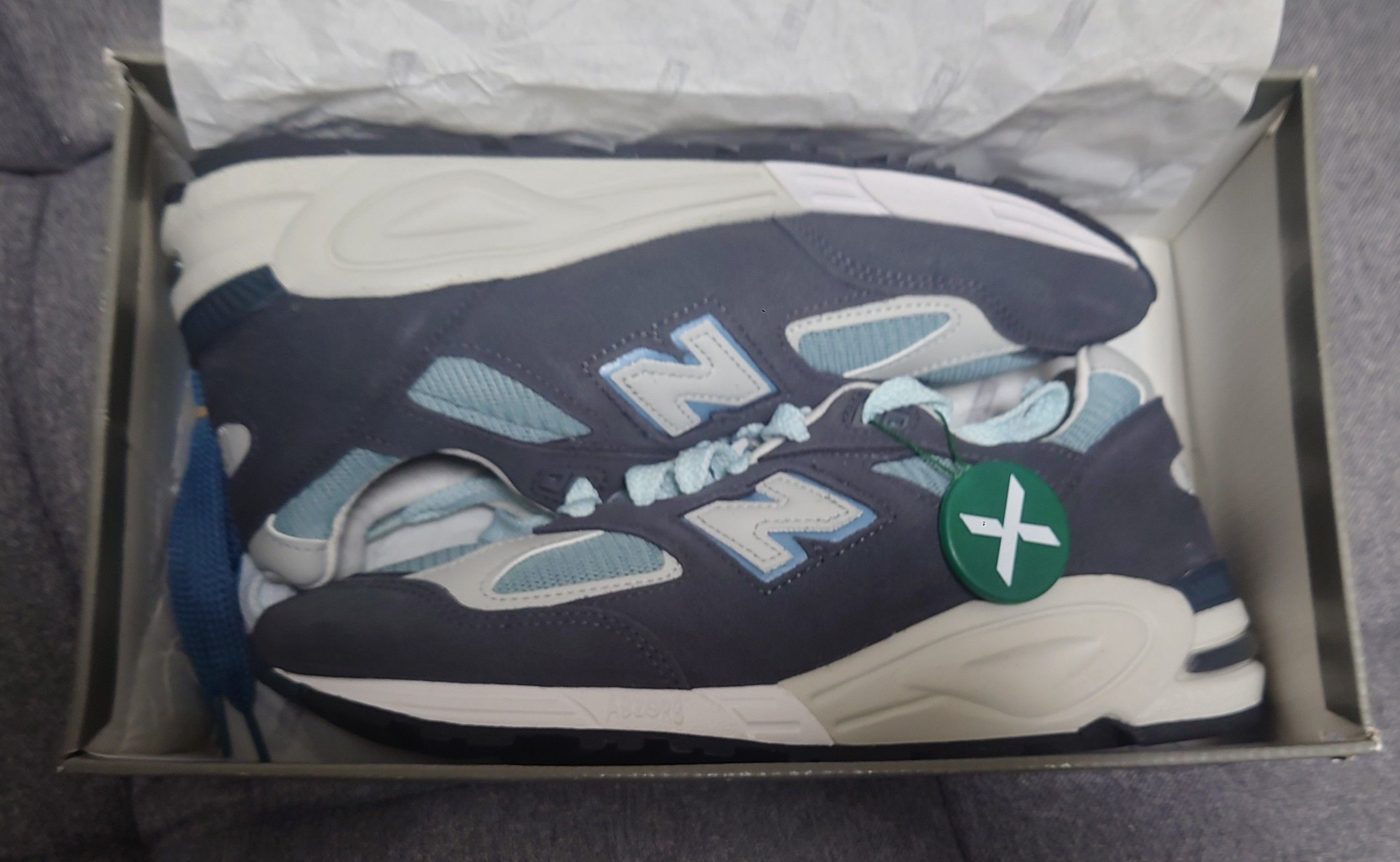 KITH Ronnie Fieg × New Balance 990V2 "Steel Blue"