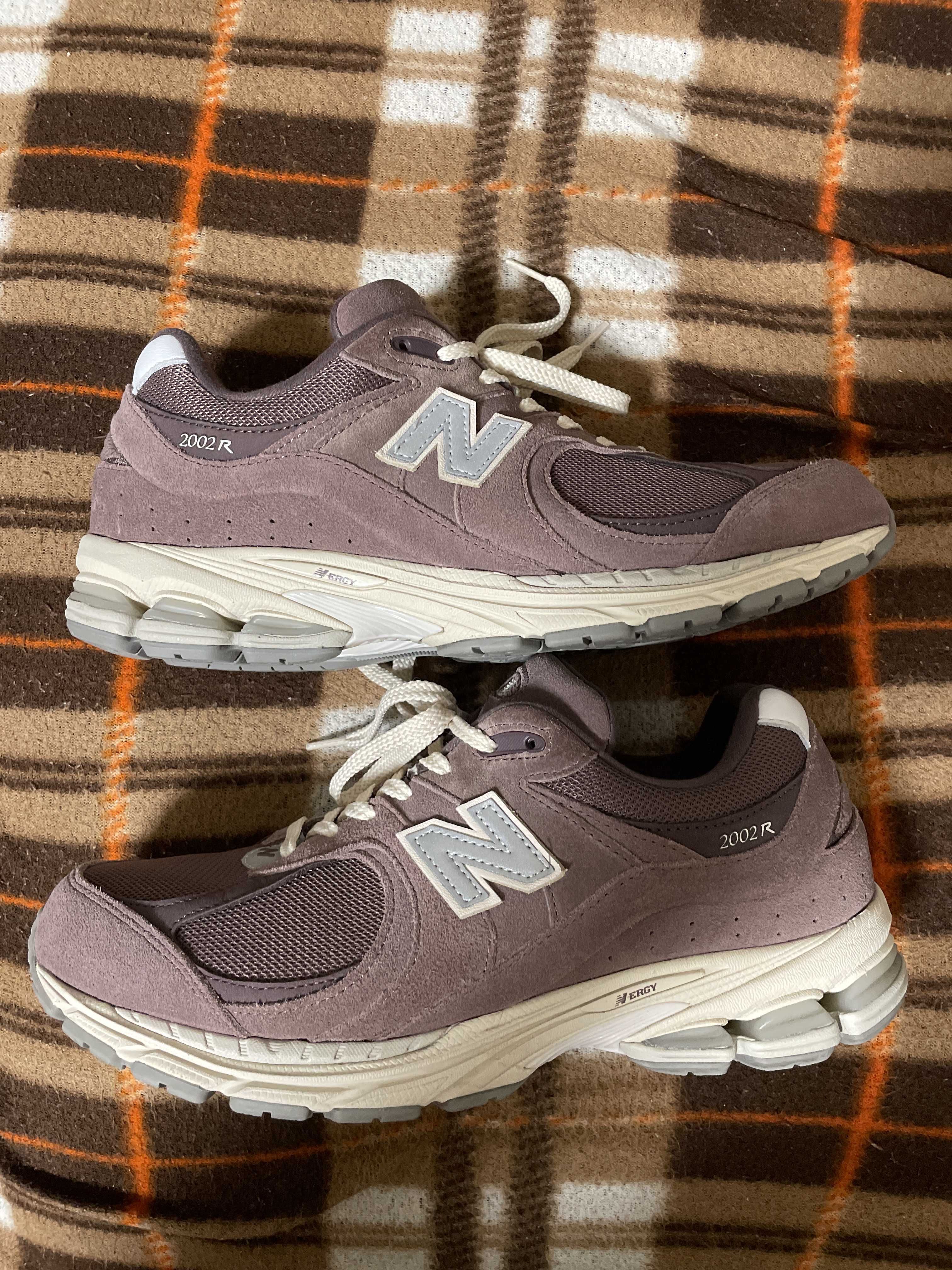 New Balance 2002R "Black Fig"