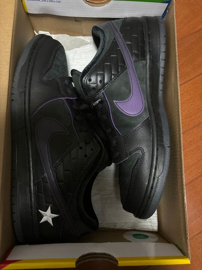 Familia × Nike SB Dunk Low First Avenue "Black/Voltage Purple-White"