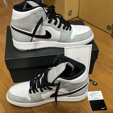 Nike Air Jordan 1 Mid "Light Smoke Grey/White/Black"