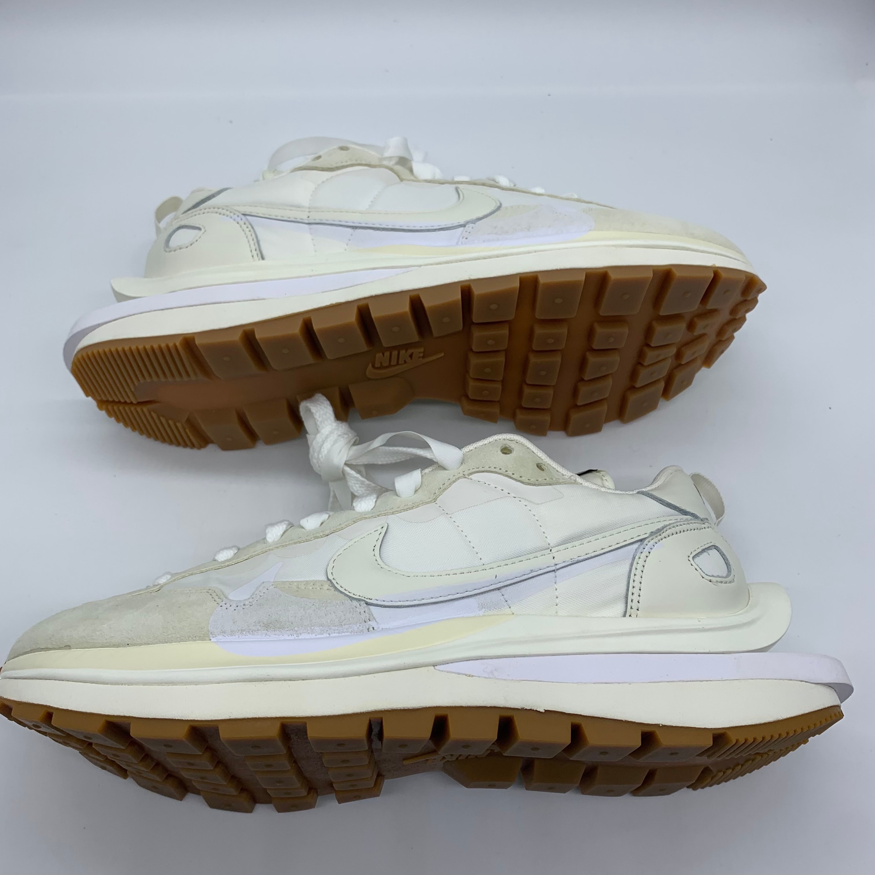 サカイ × ナイキ ヴェイパーワッフル "ホワイトガム"